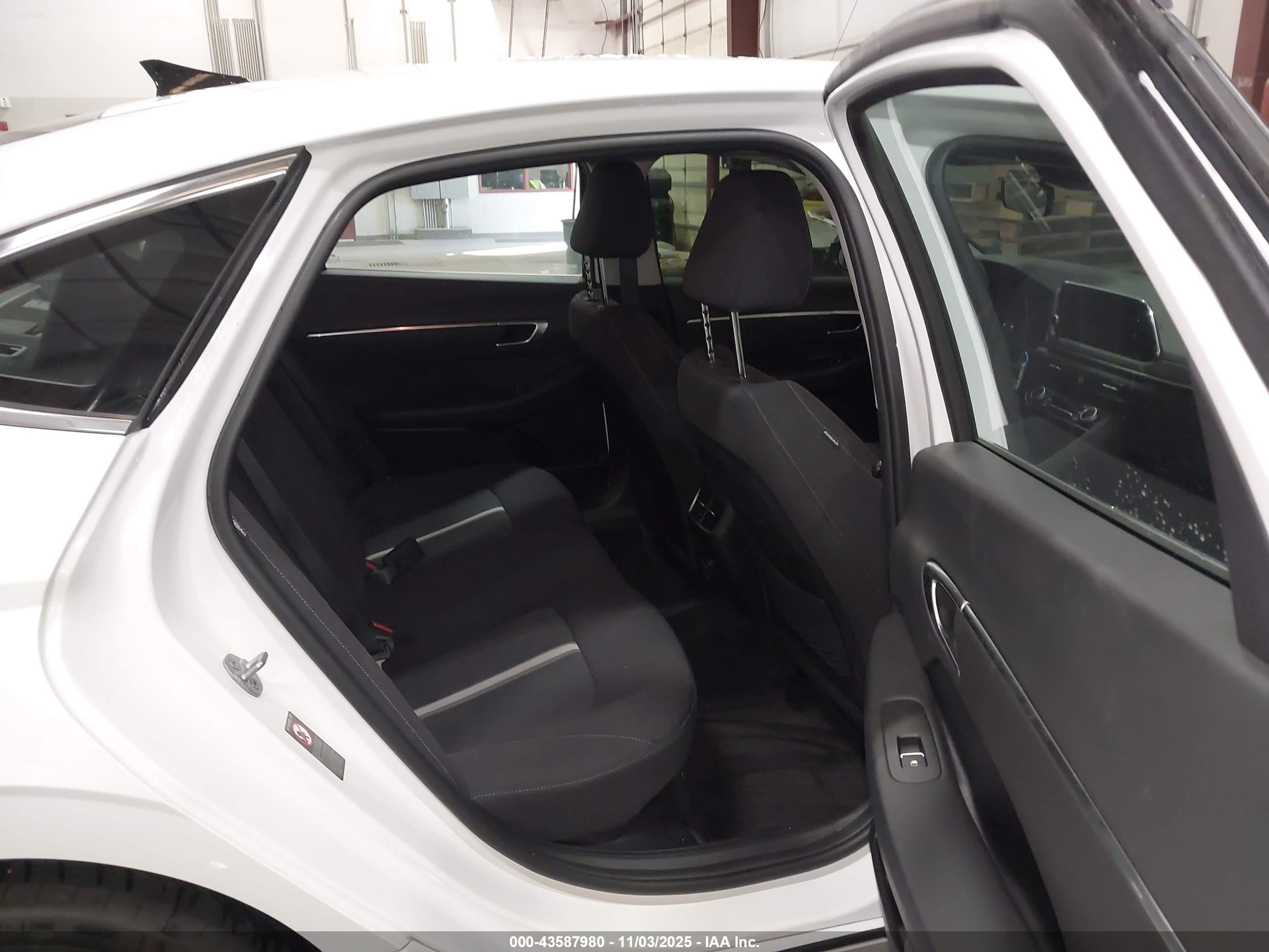 HYUNDAI SONATA image 8