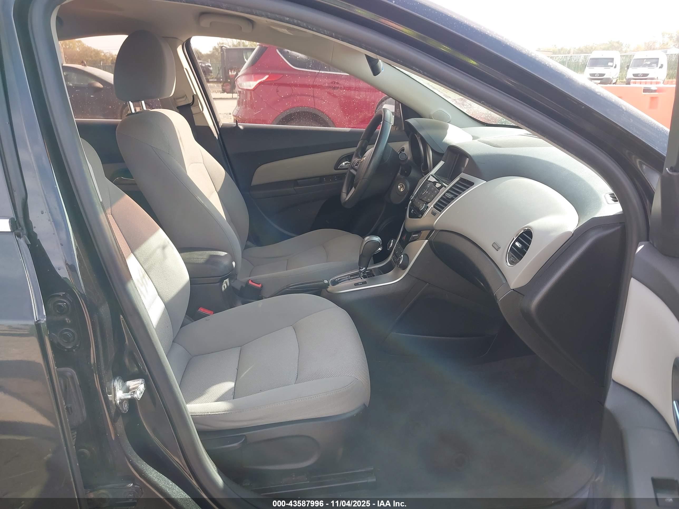 CHEVROLET CRUZE image 5