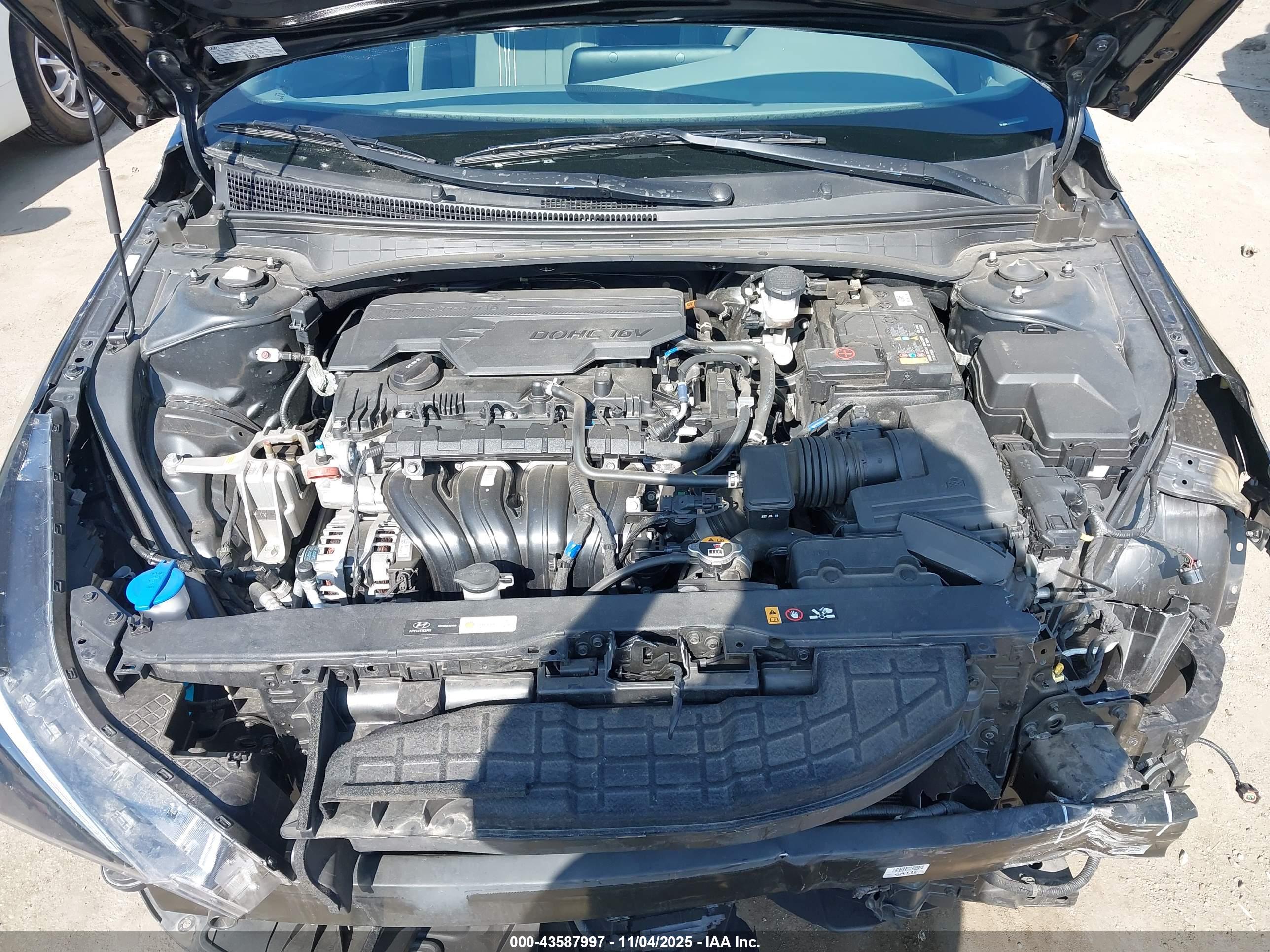 HYUNDAI ELANTRA image 10