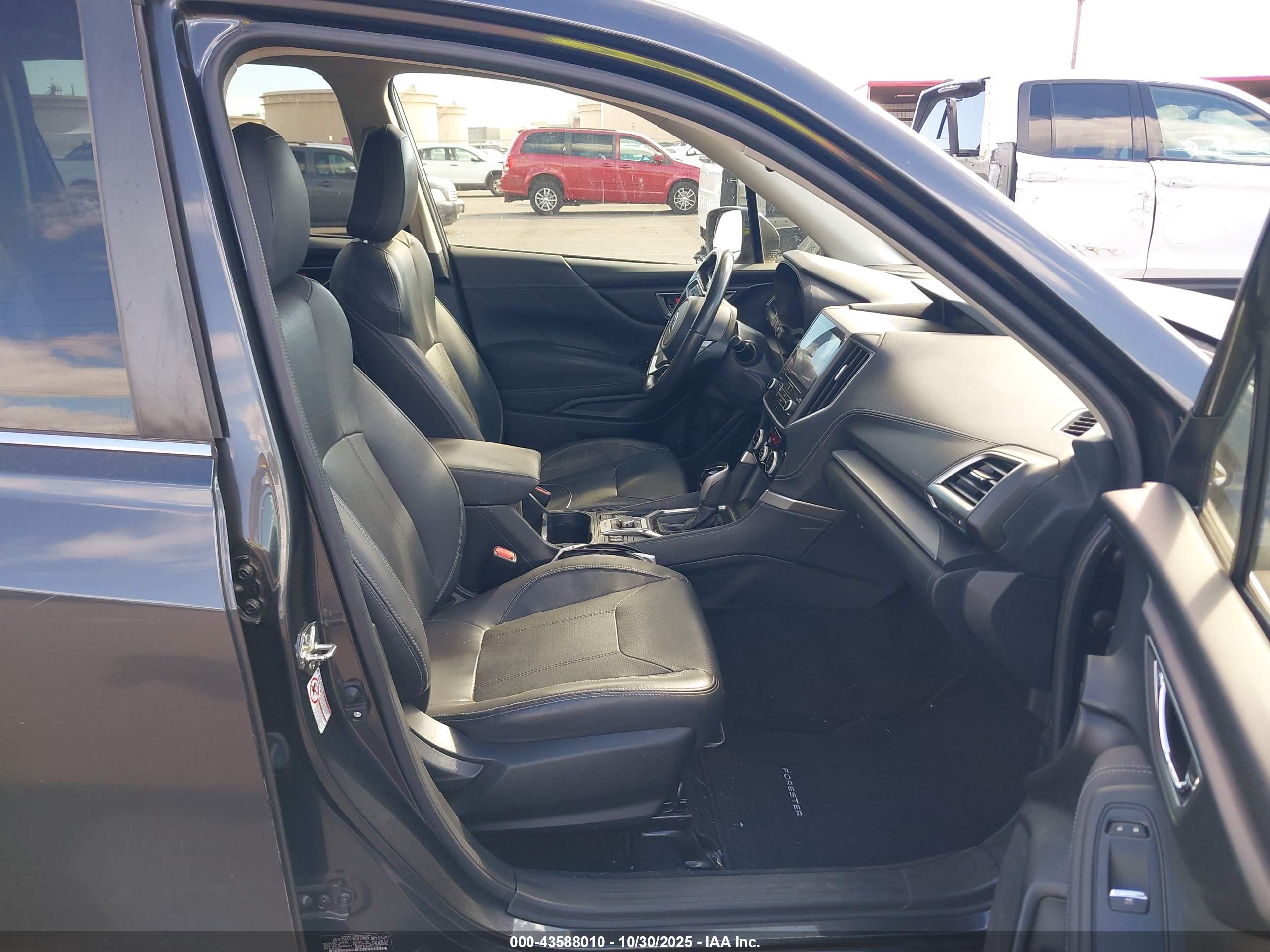 SUBARU FORESTER image 5
