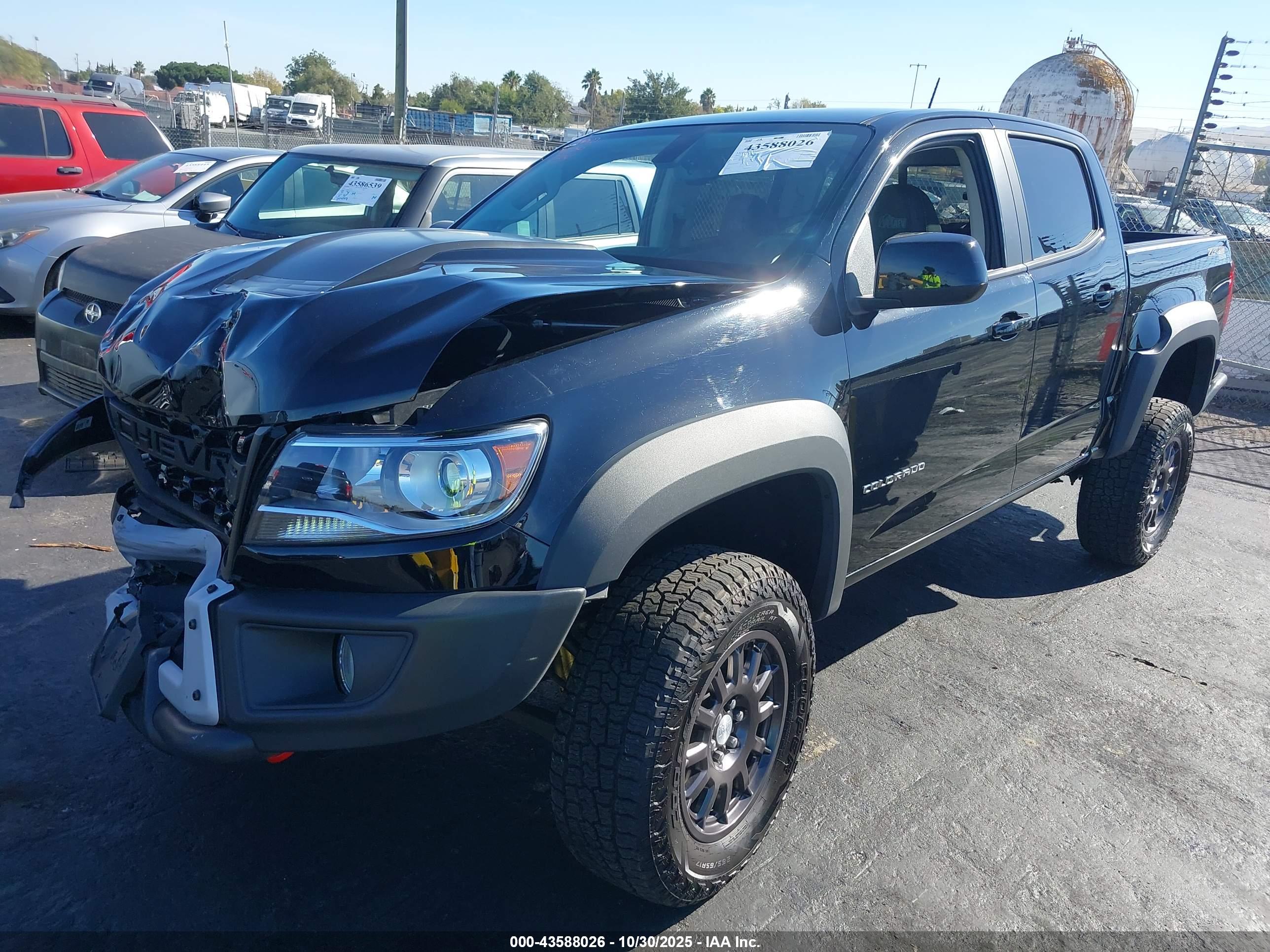 CHEVROLET COLORADO image 2