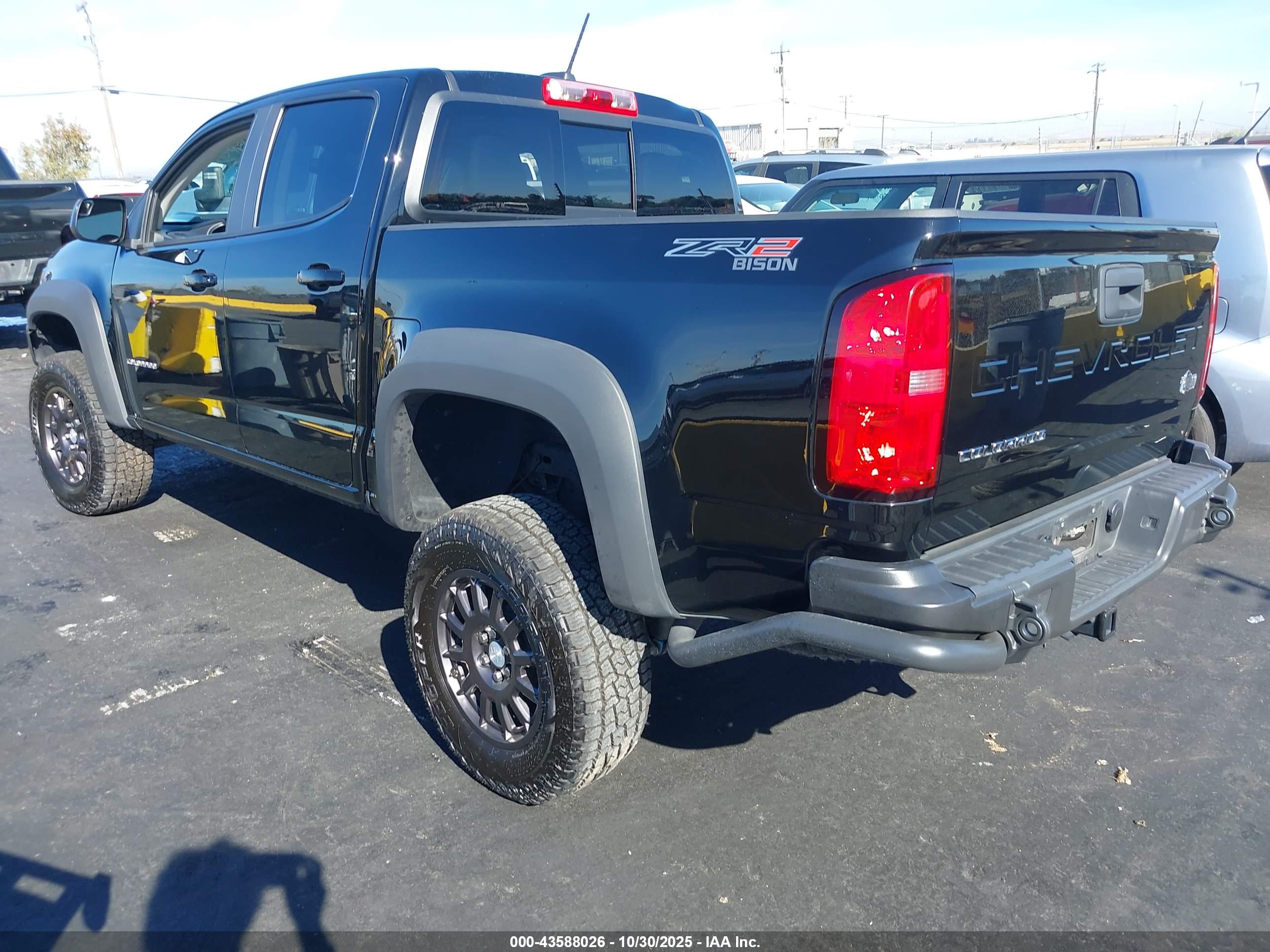 CHEVROLET COLORADO image 3