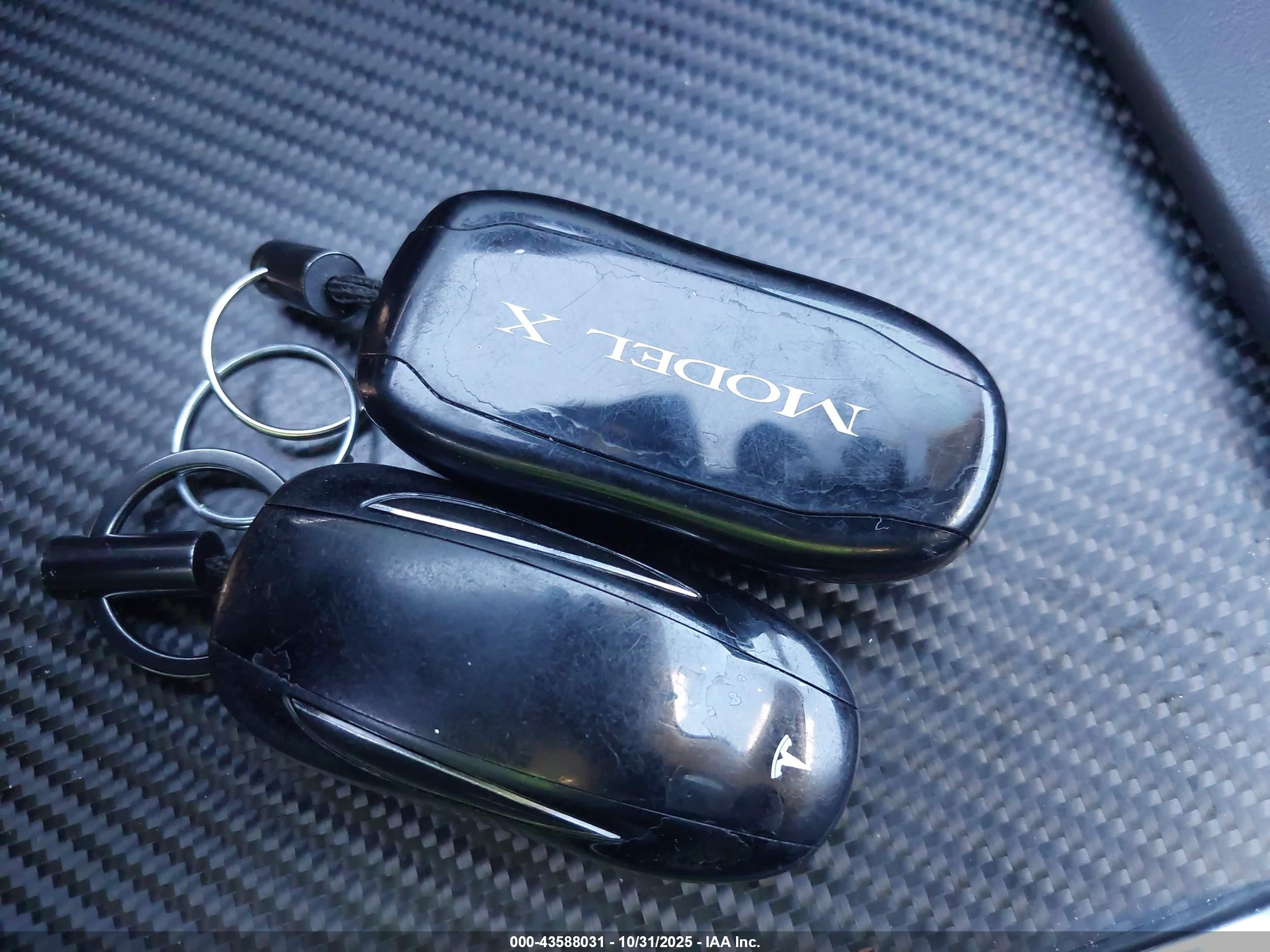 TESLA MODEL image 11