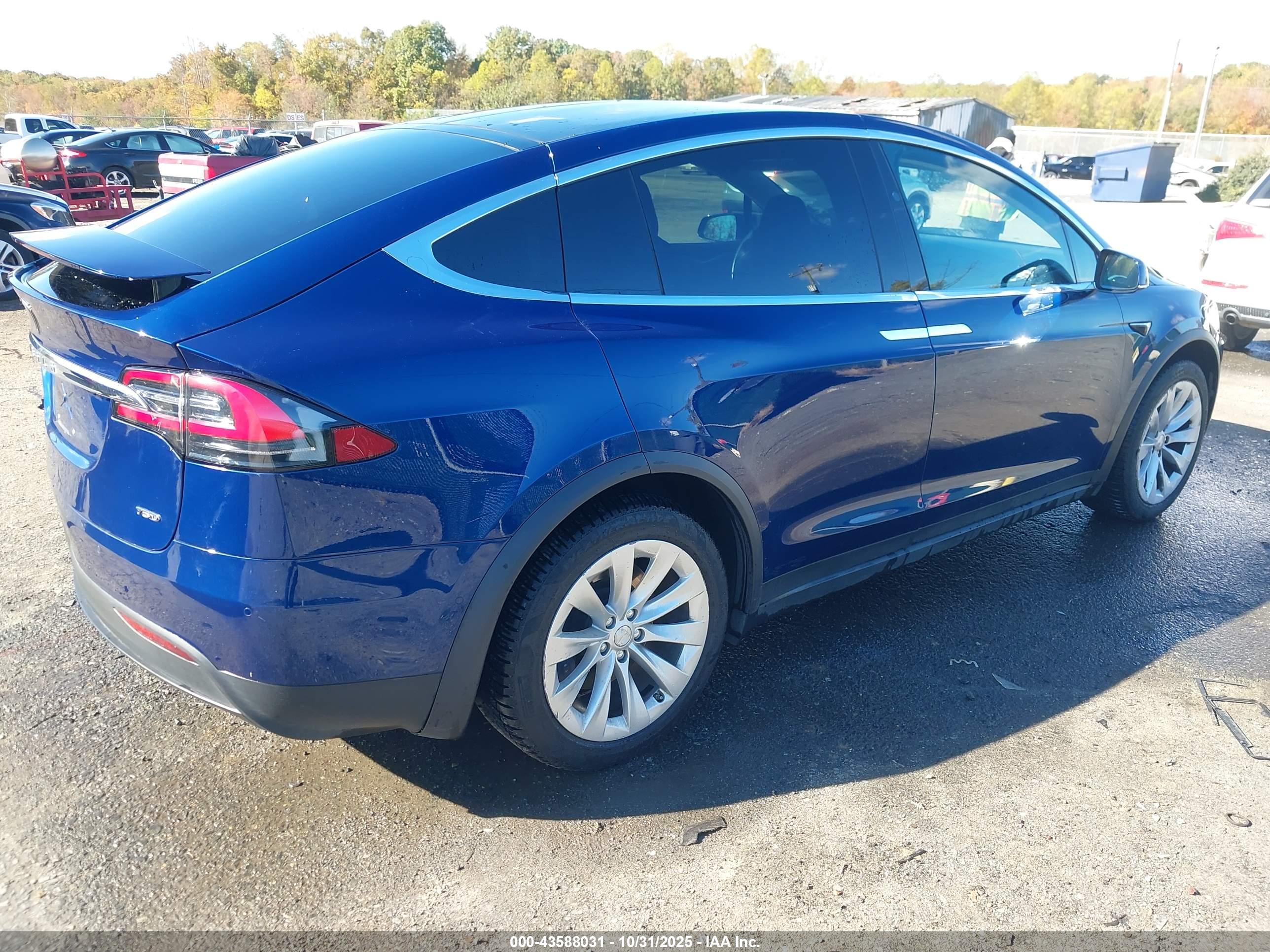 TESLA MODEL image 4