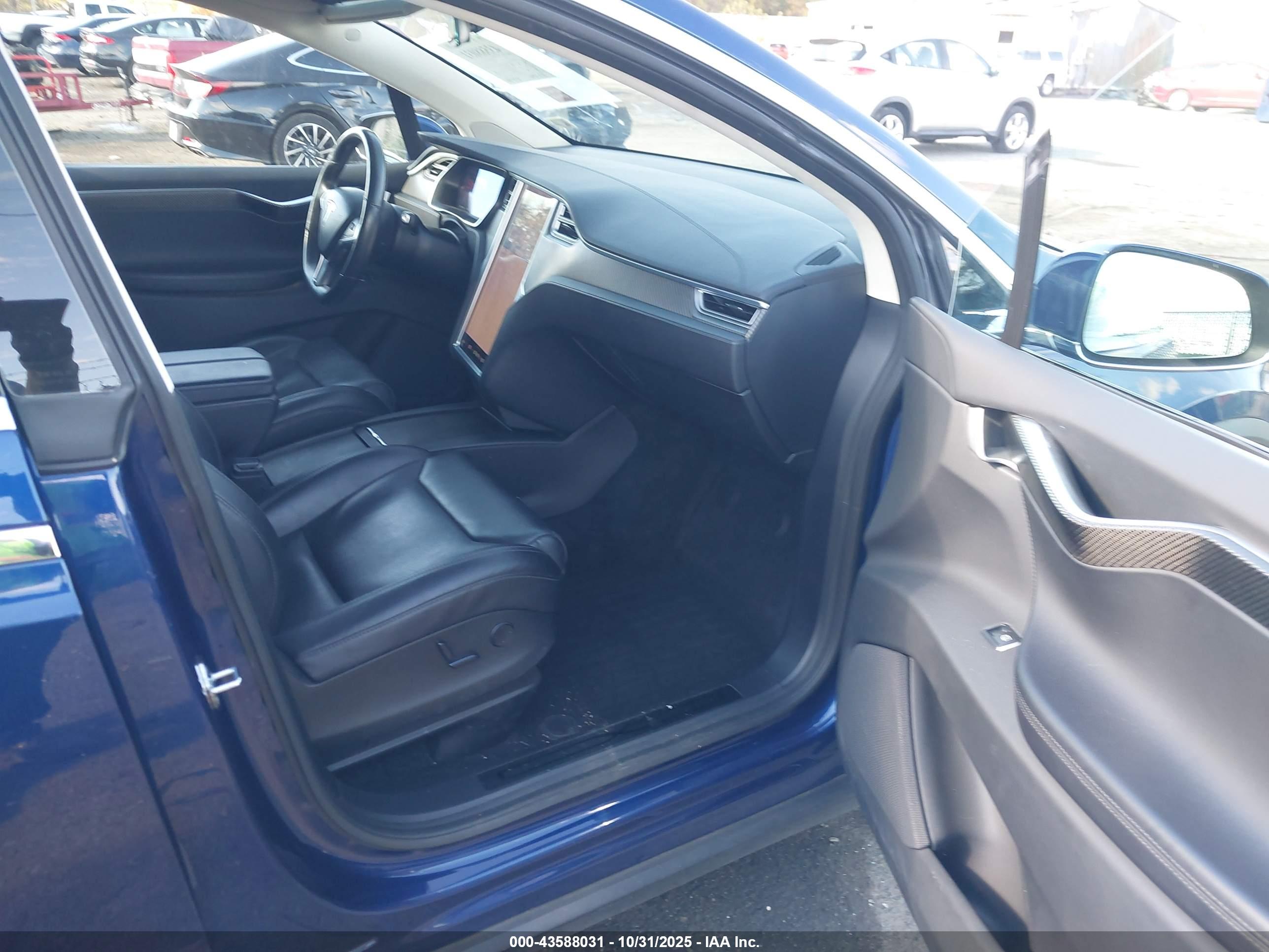 TESLA MODEL image 5