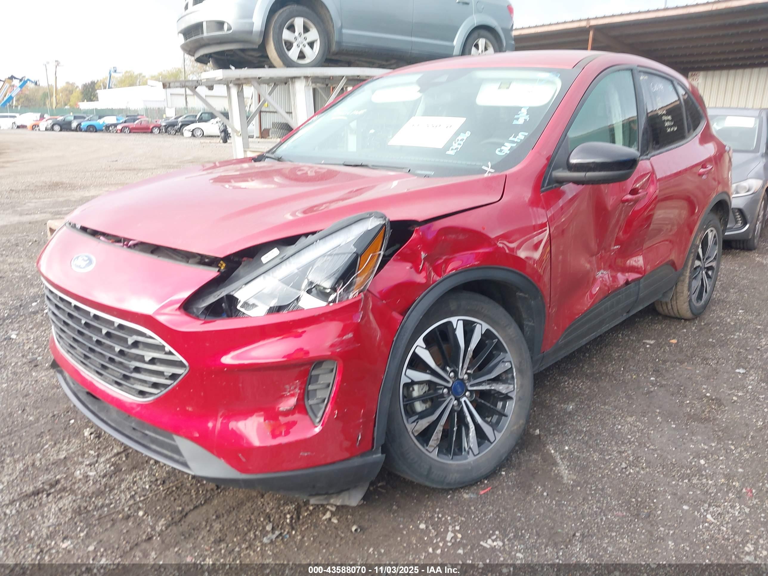 FORD ESCAPE image 2