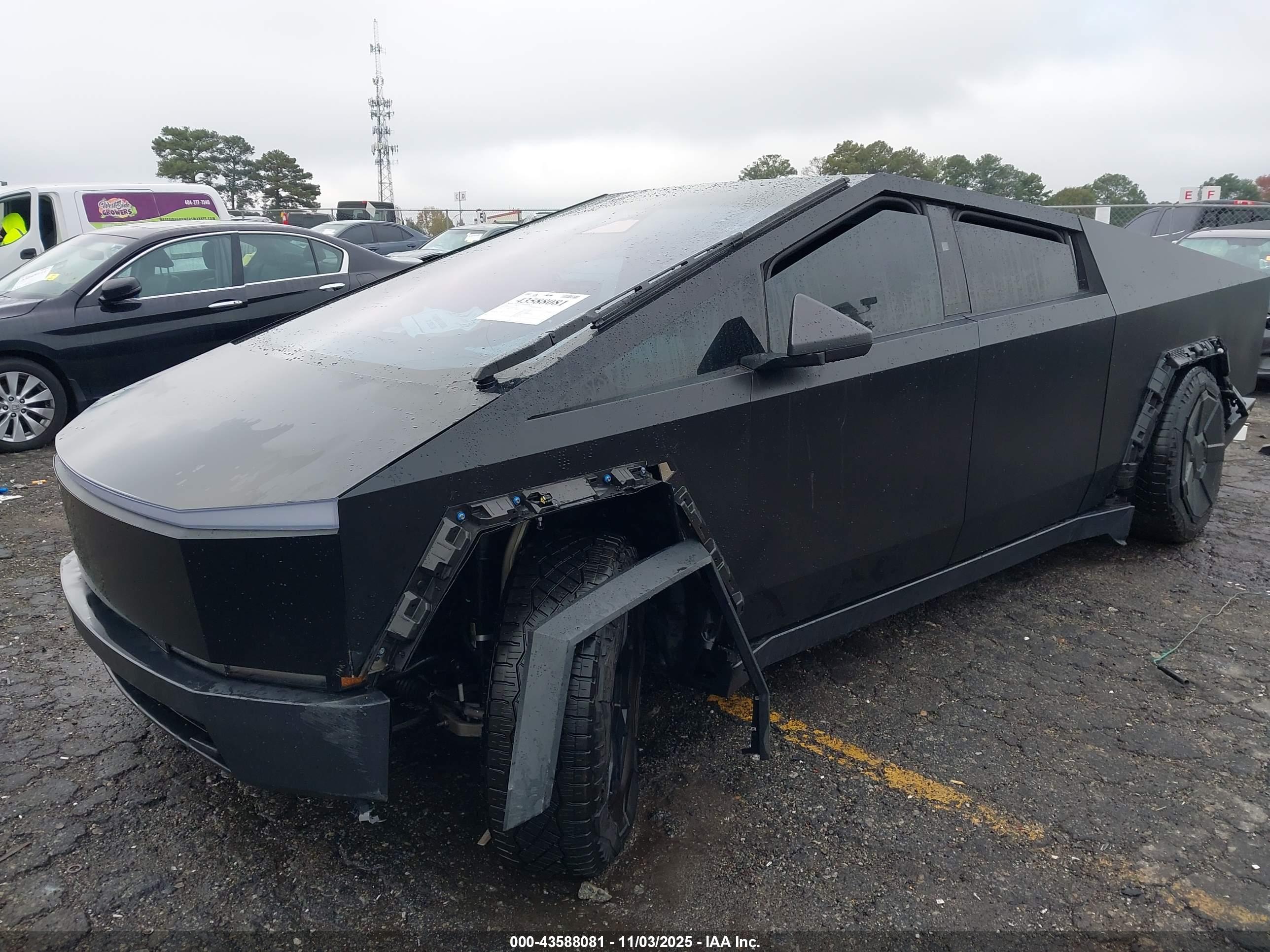 TESLA CYBERTRUCK image 2