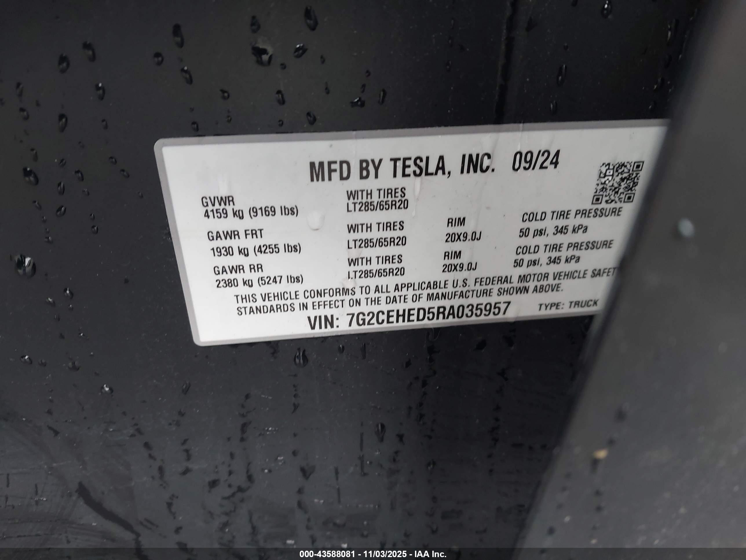 TESLA CYBERTRUCK image 9