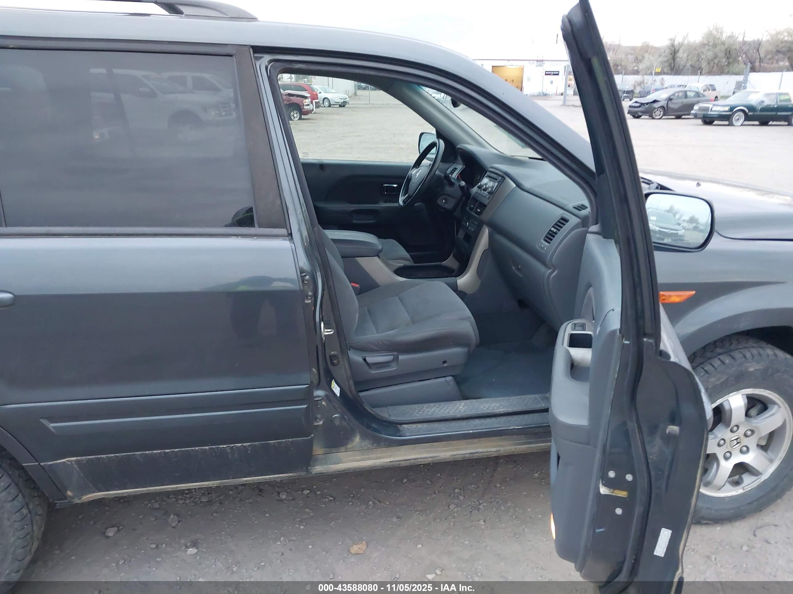 HONDA PILOT image 5