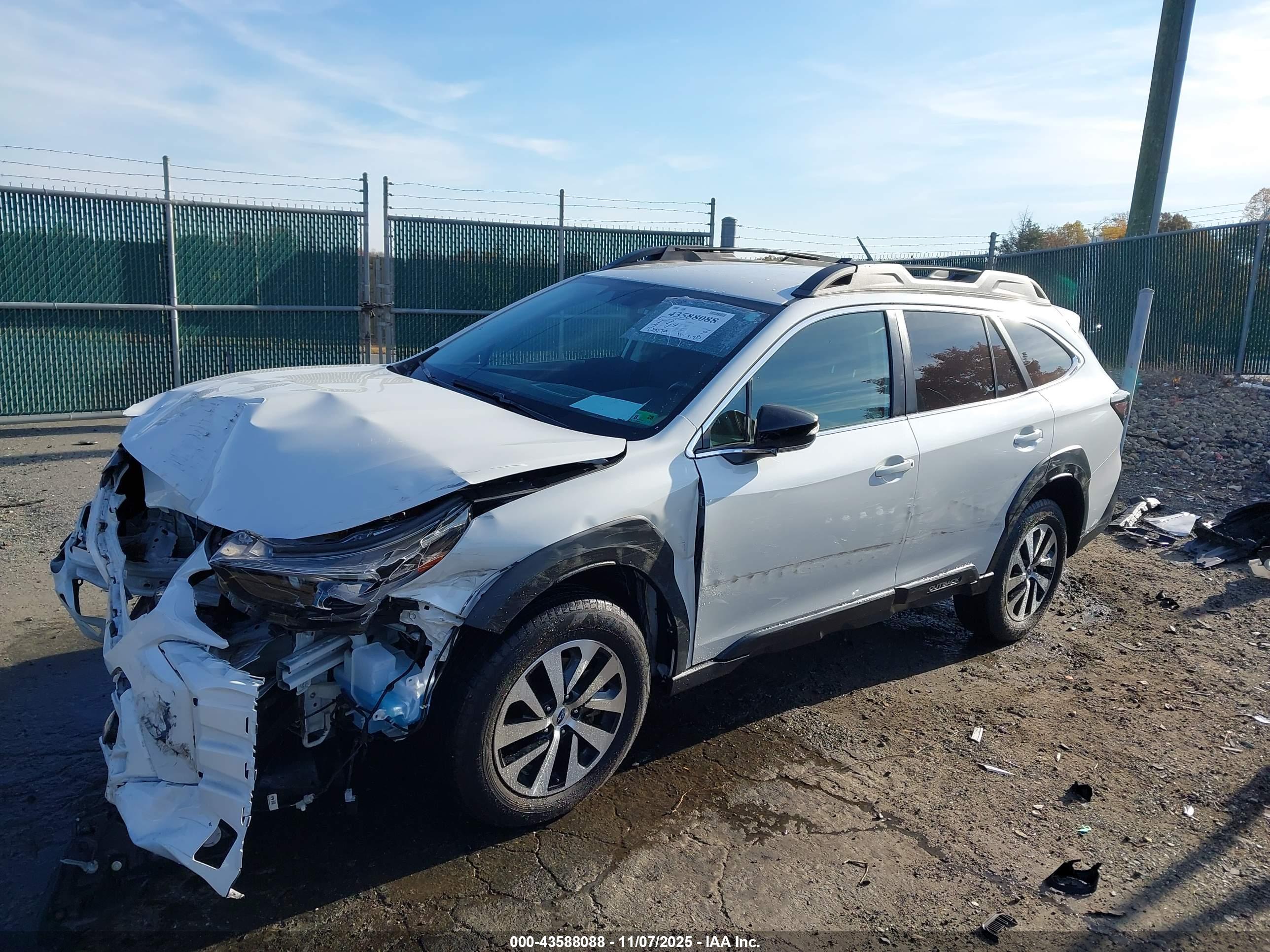 SUBARU OUTBACK image 2