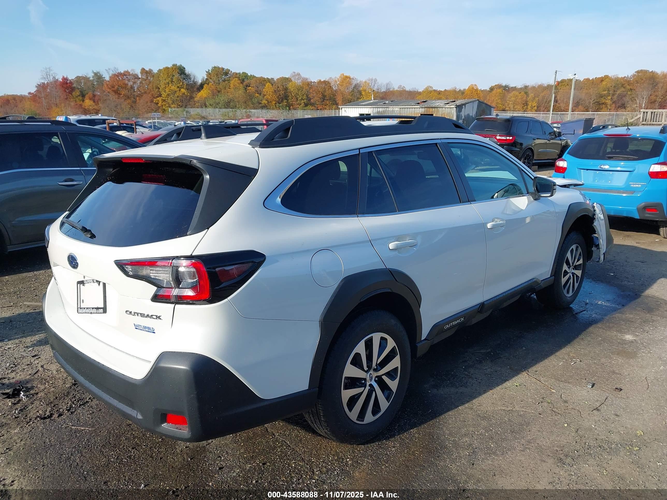 SUBARU OUTBACK image 4