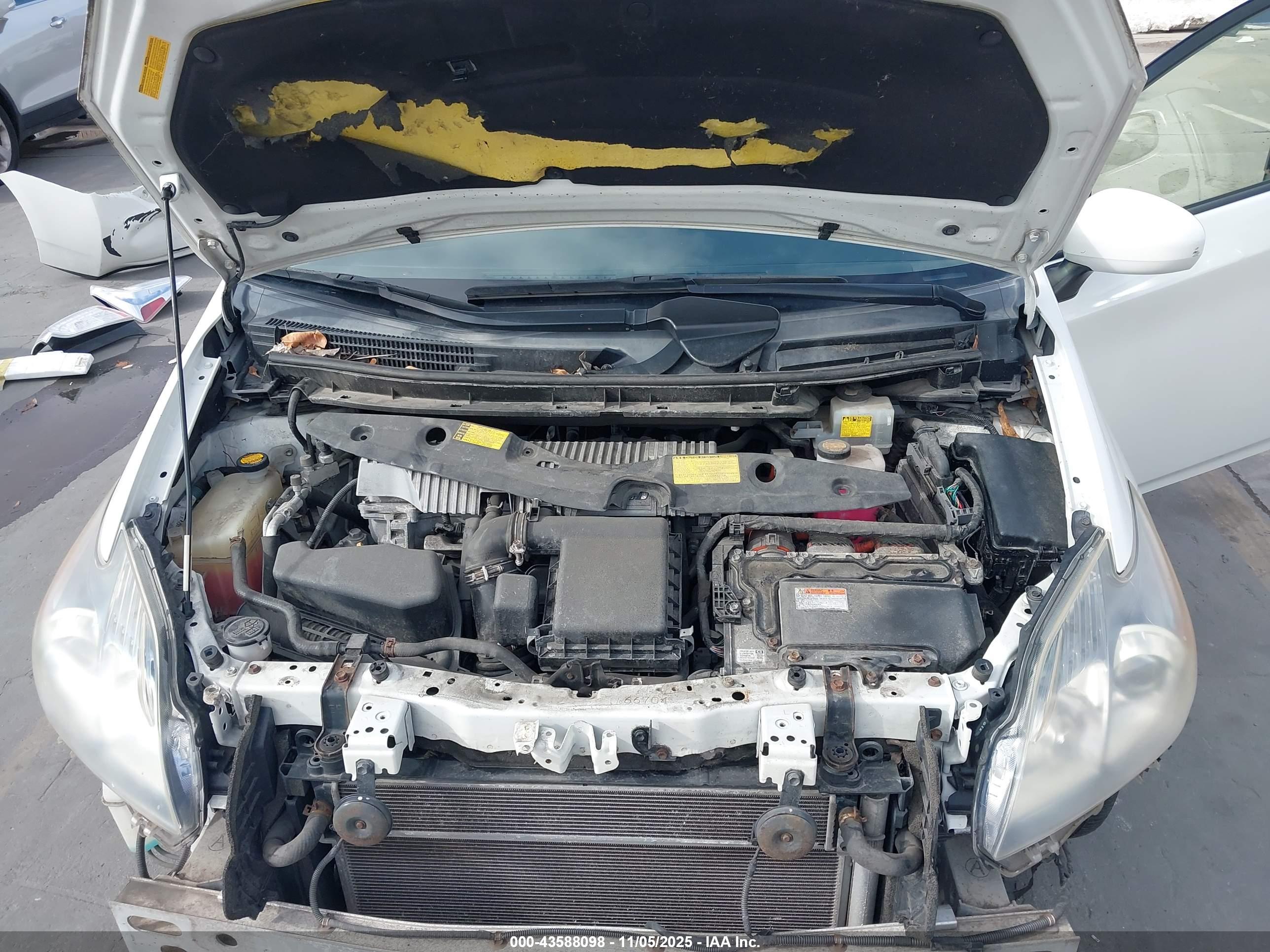 TOYOTA PRIUS image 10
