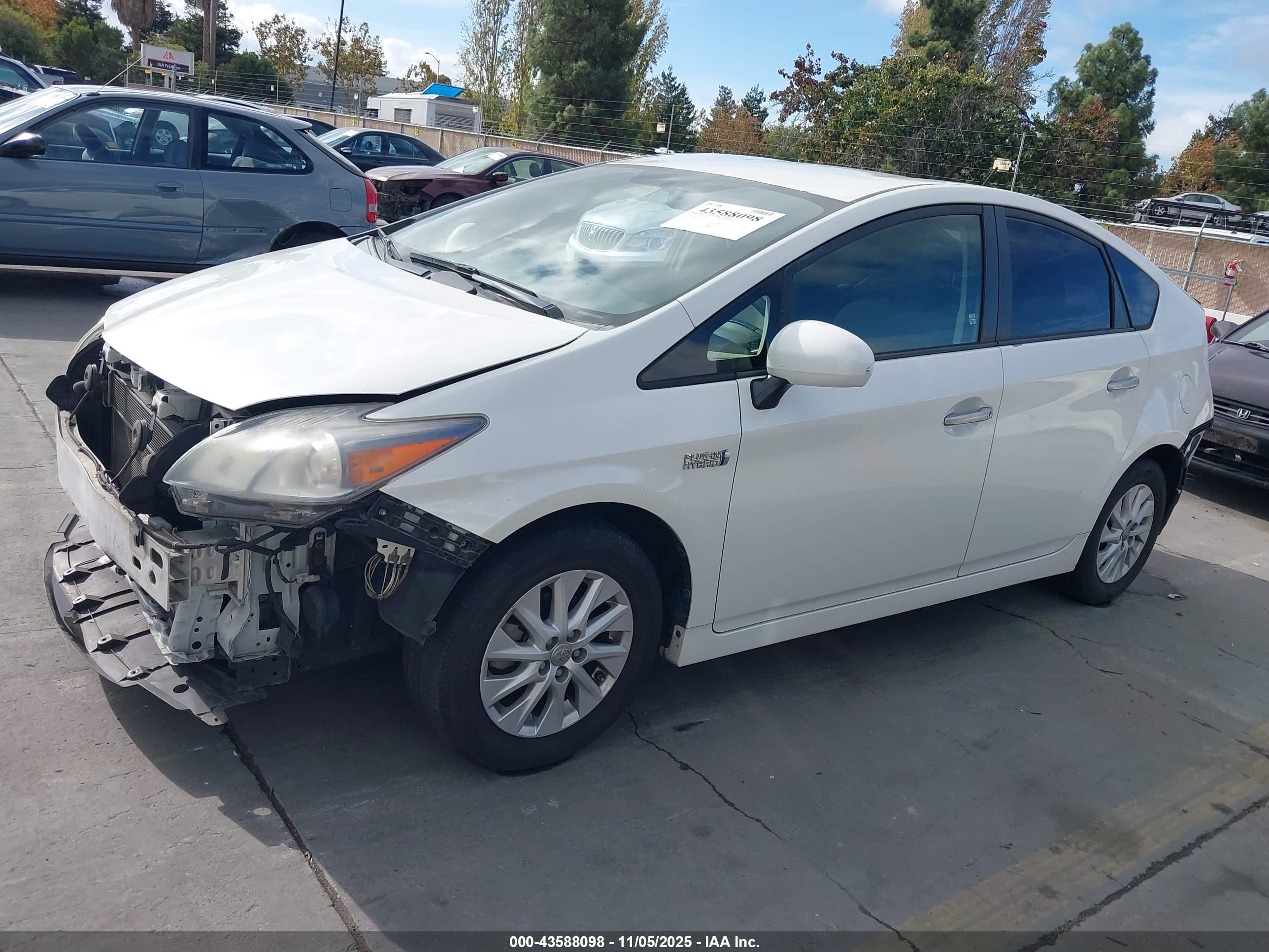 TOYOTA PRIUS image 2