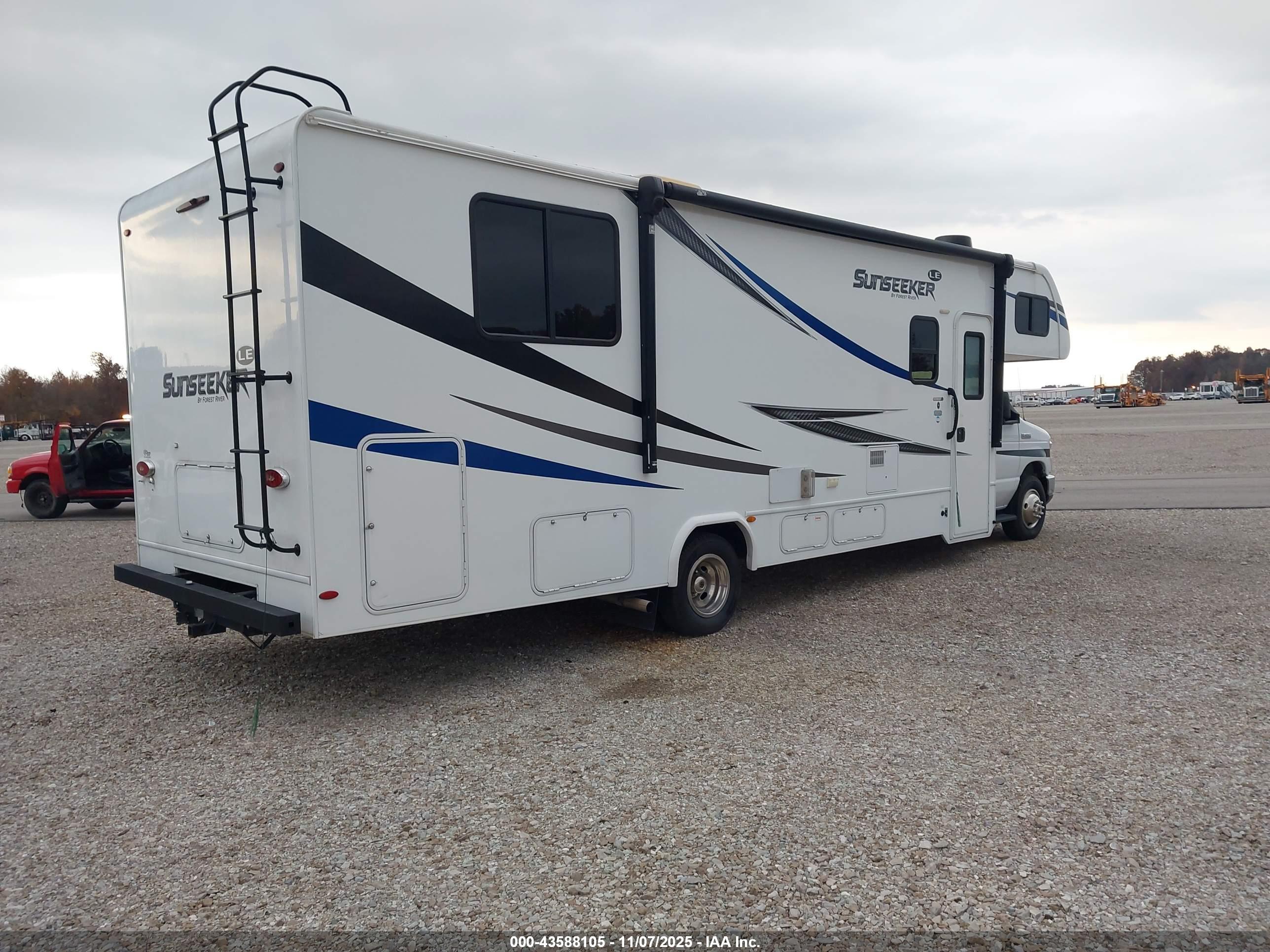 FORD E-450 image 4