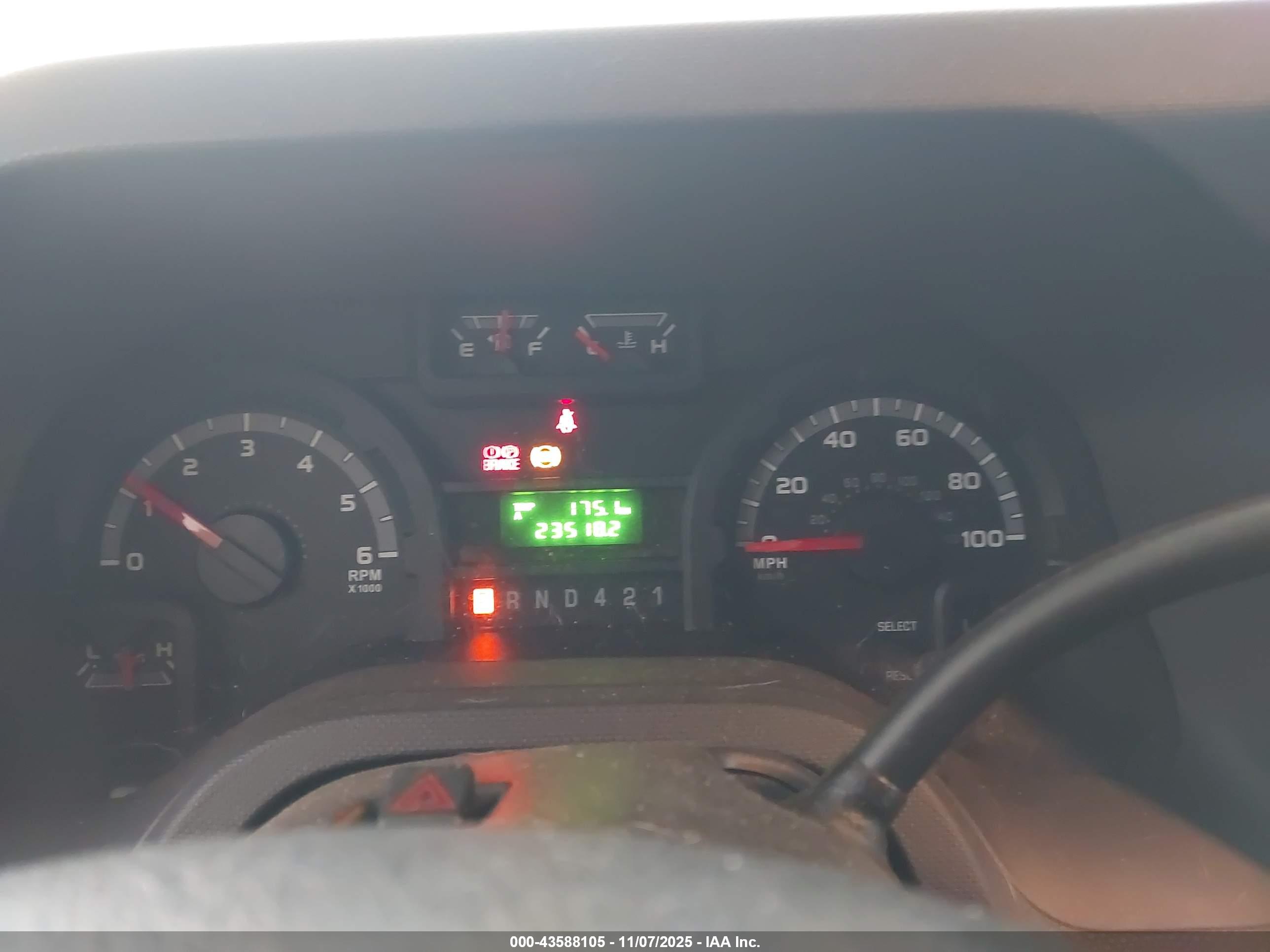 FORD E-450 image 8