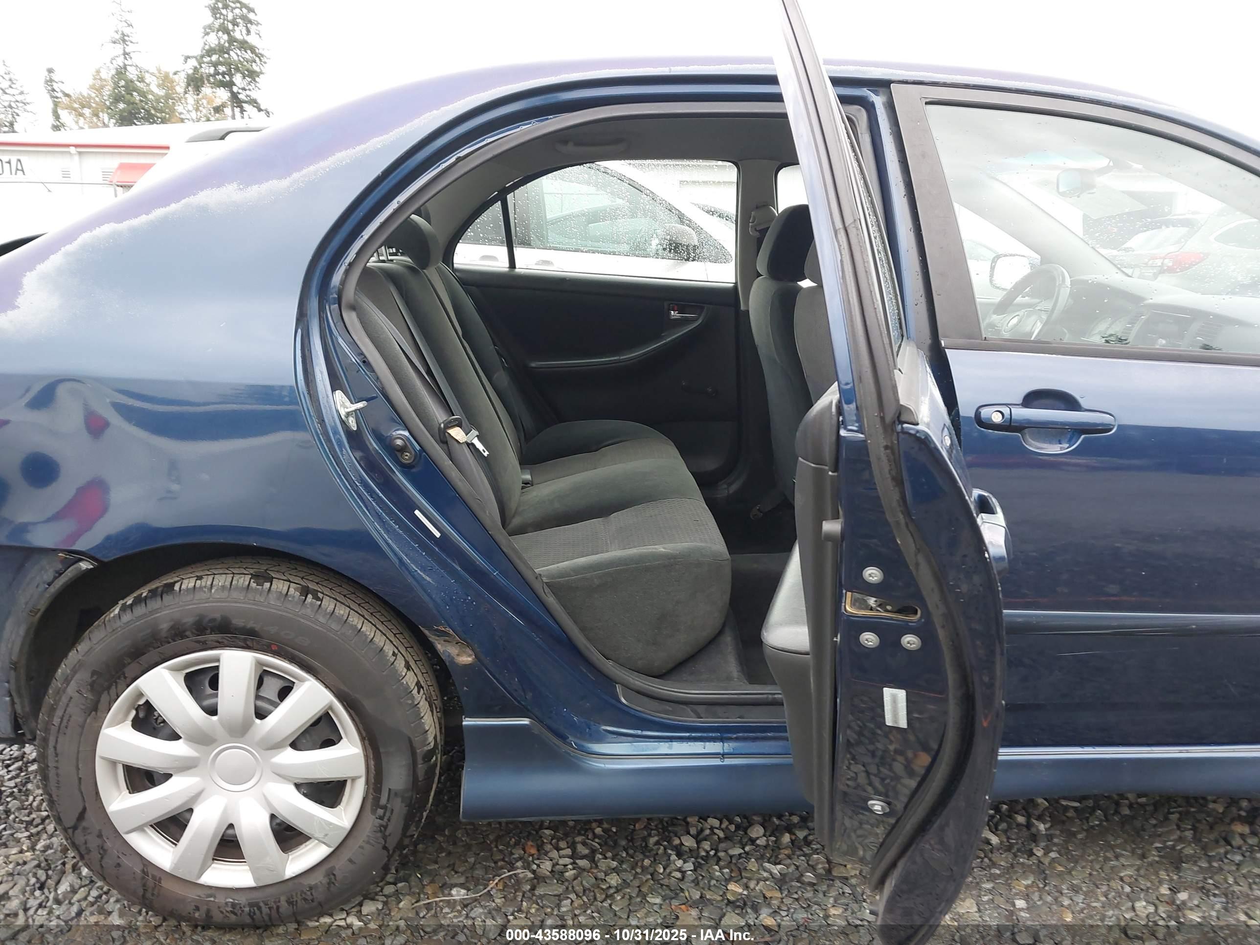 TOYOTA COROLLA image 8