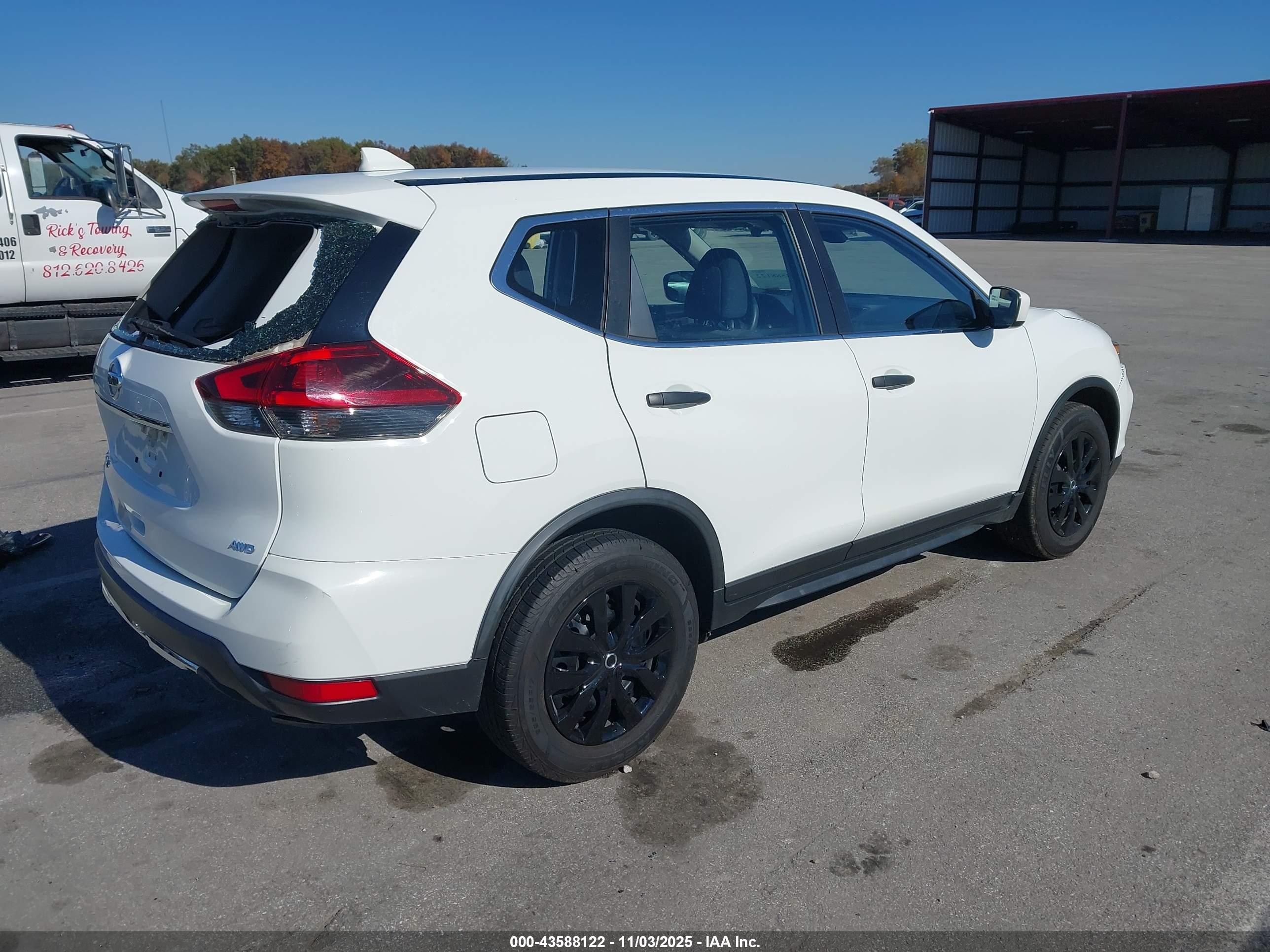 NISSAN ROGUE image 4