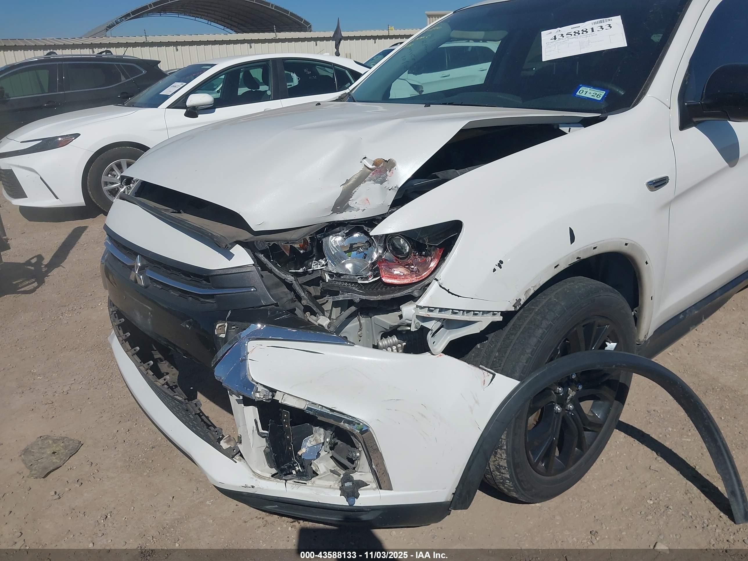 MITSUBISHI OUTLANDER image 6