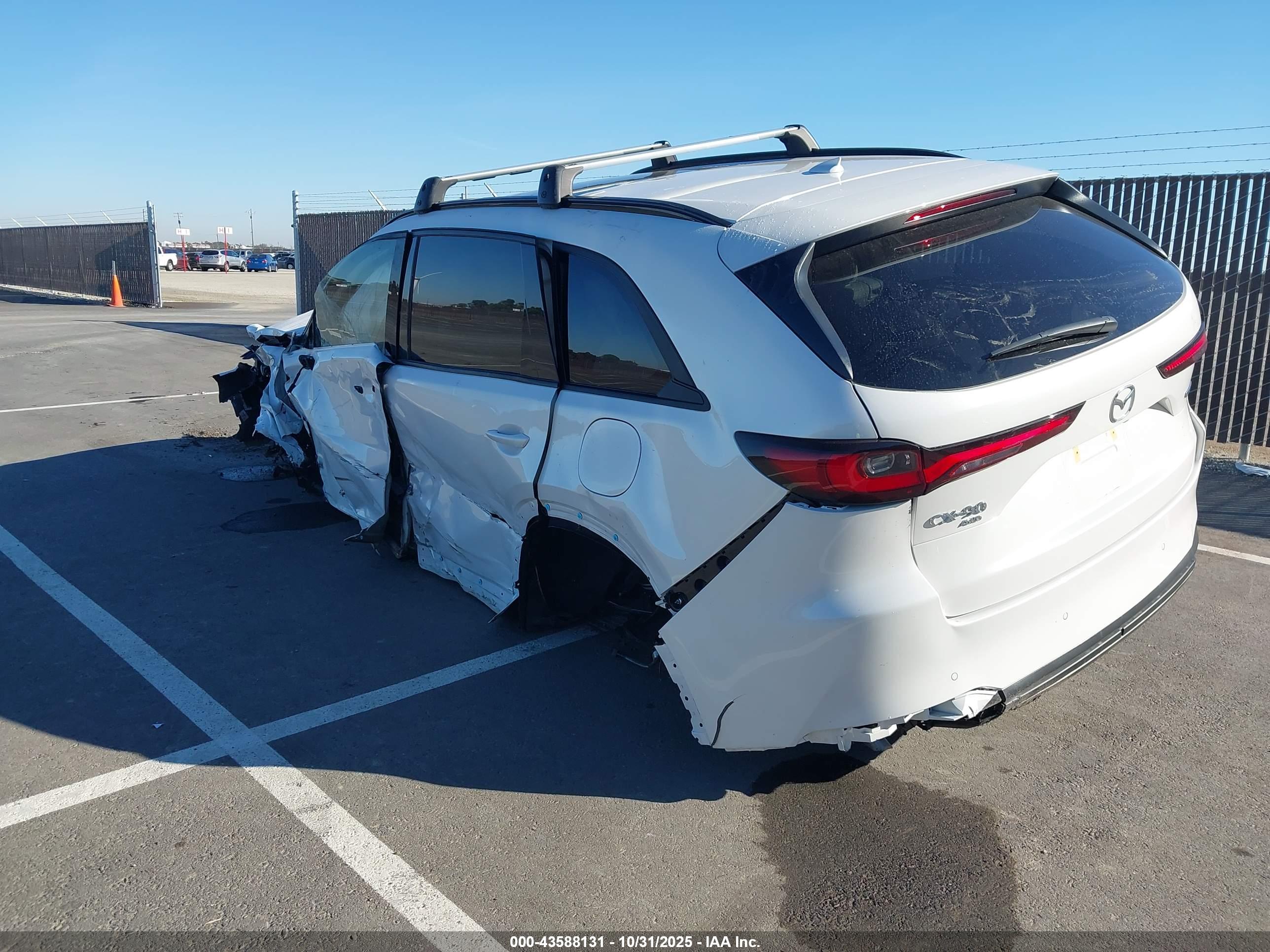 MAZDA CX-90 image 3