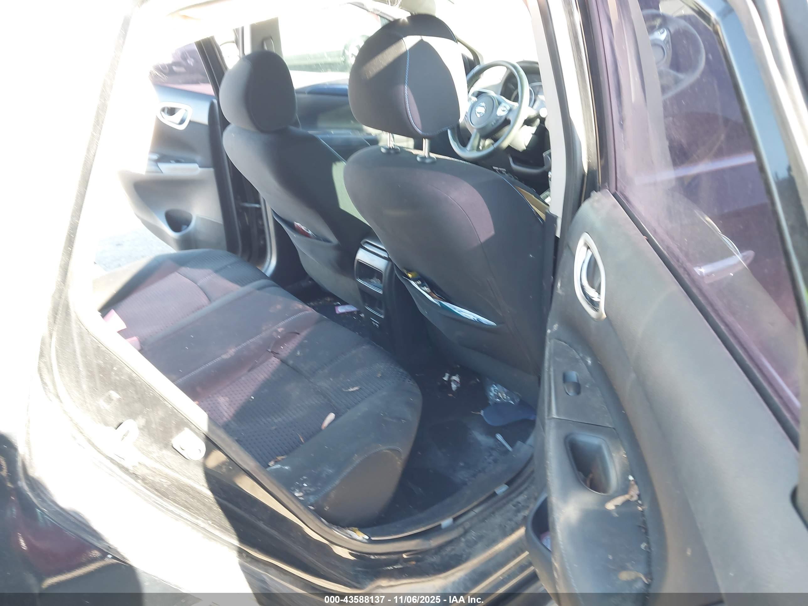 NISSAN SENTRA image 8
