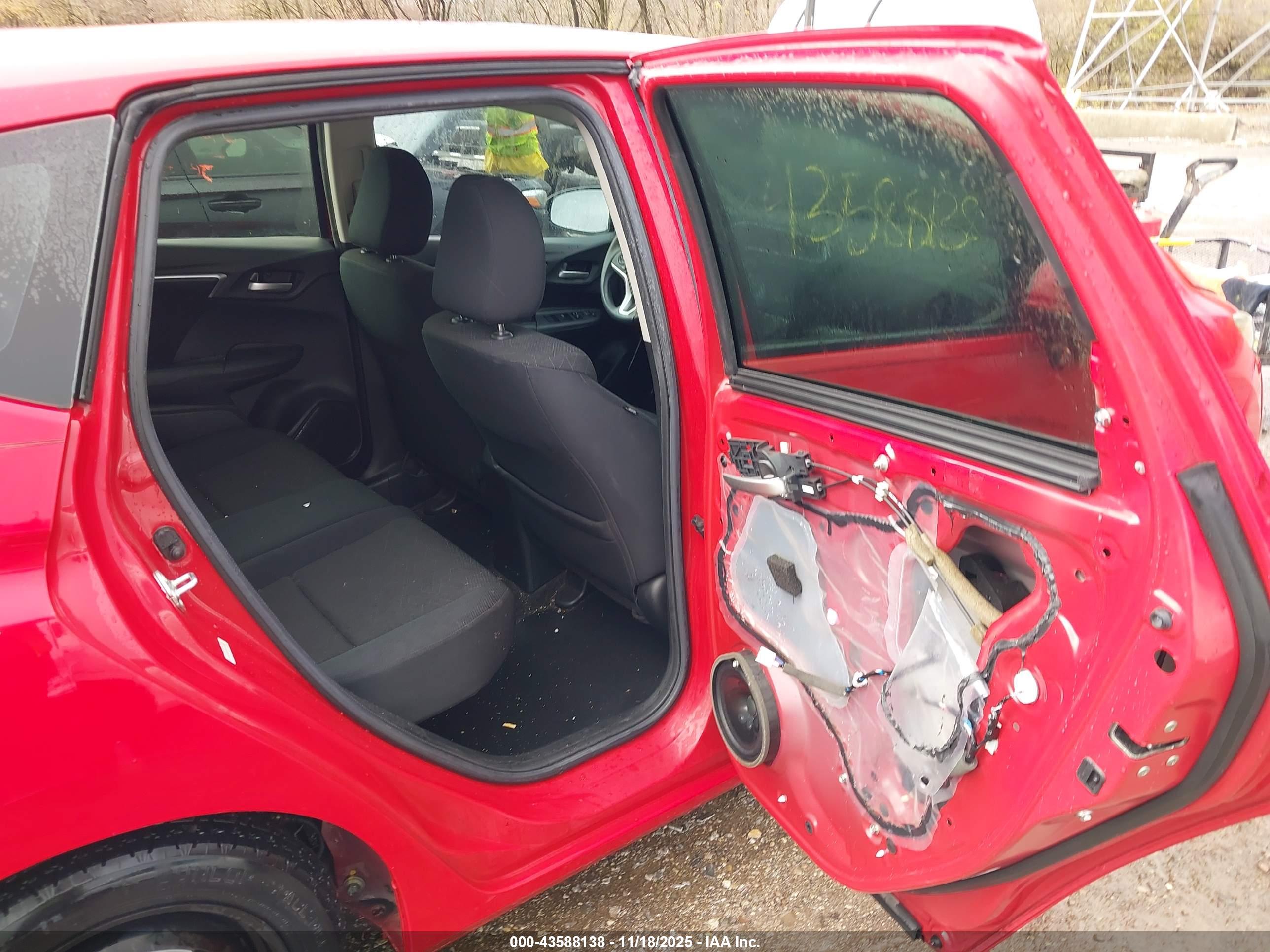 HONDA FIT image 8