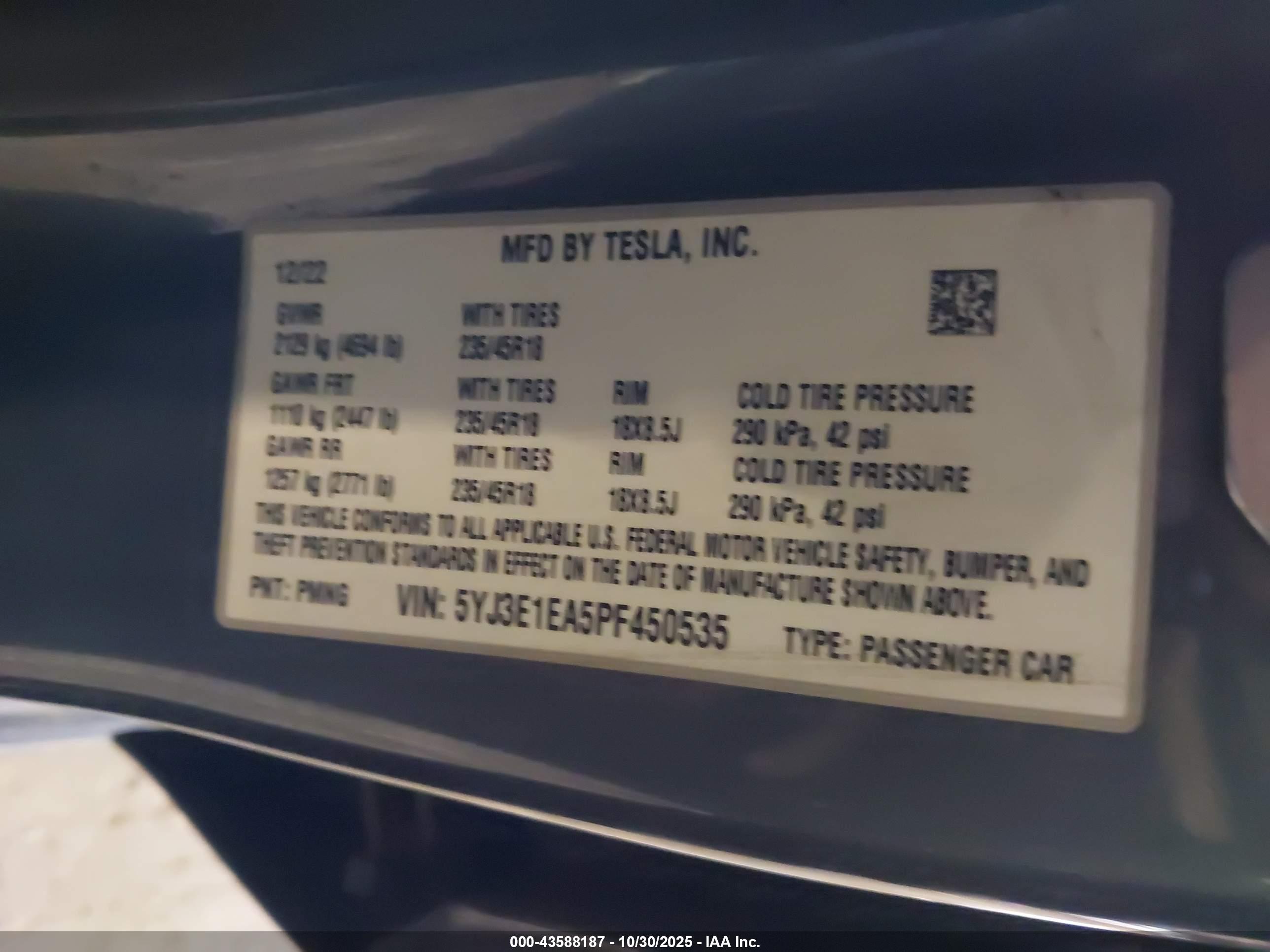 TESLA MODEL image 9