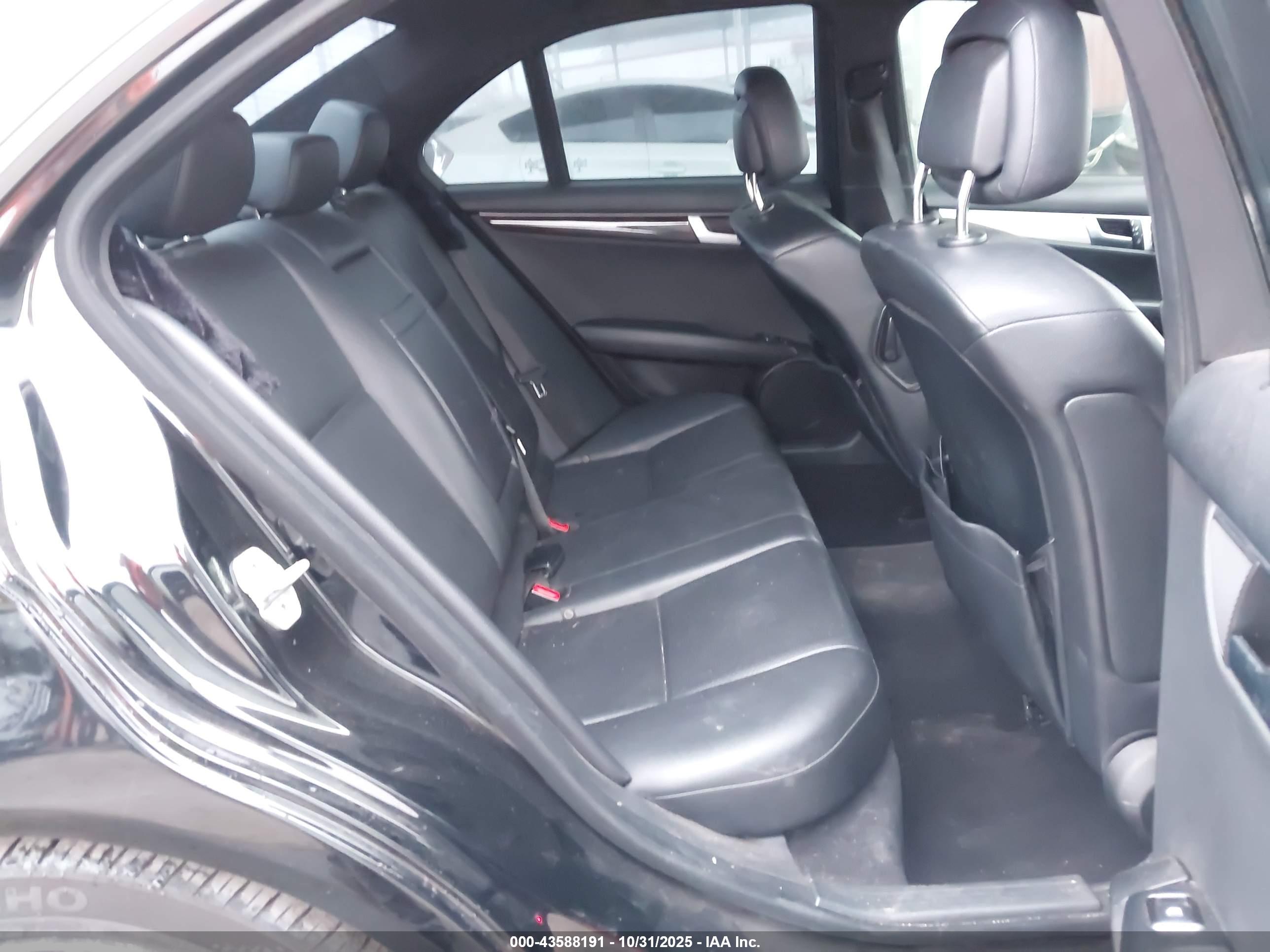 MERCEDES-BENZ C image 8