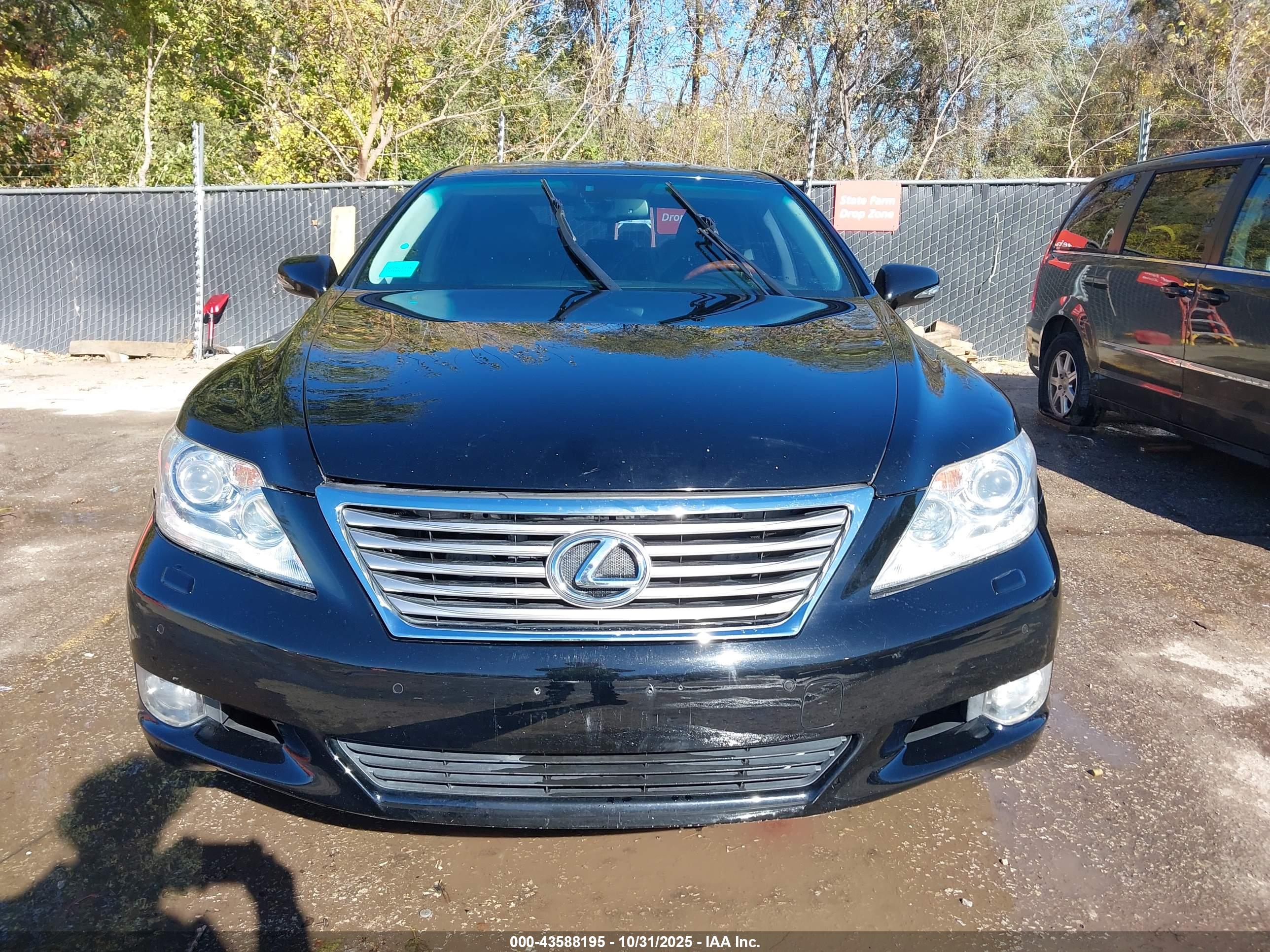 LEXUS LS image 6