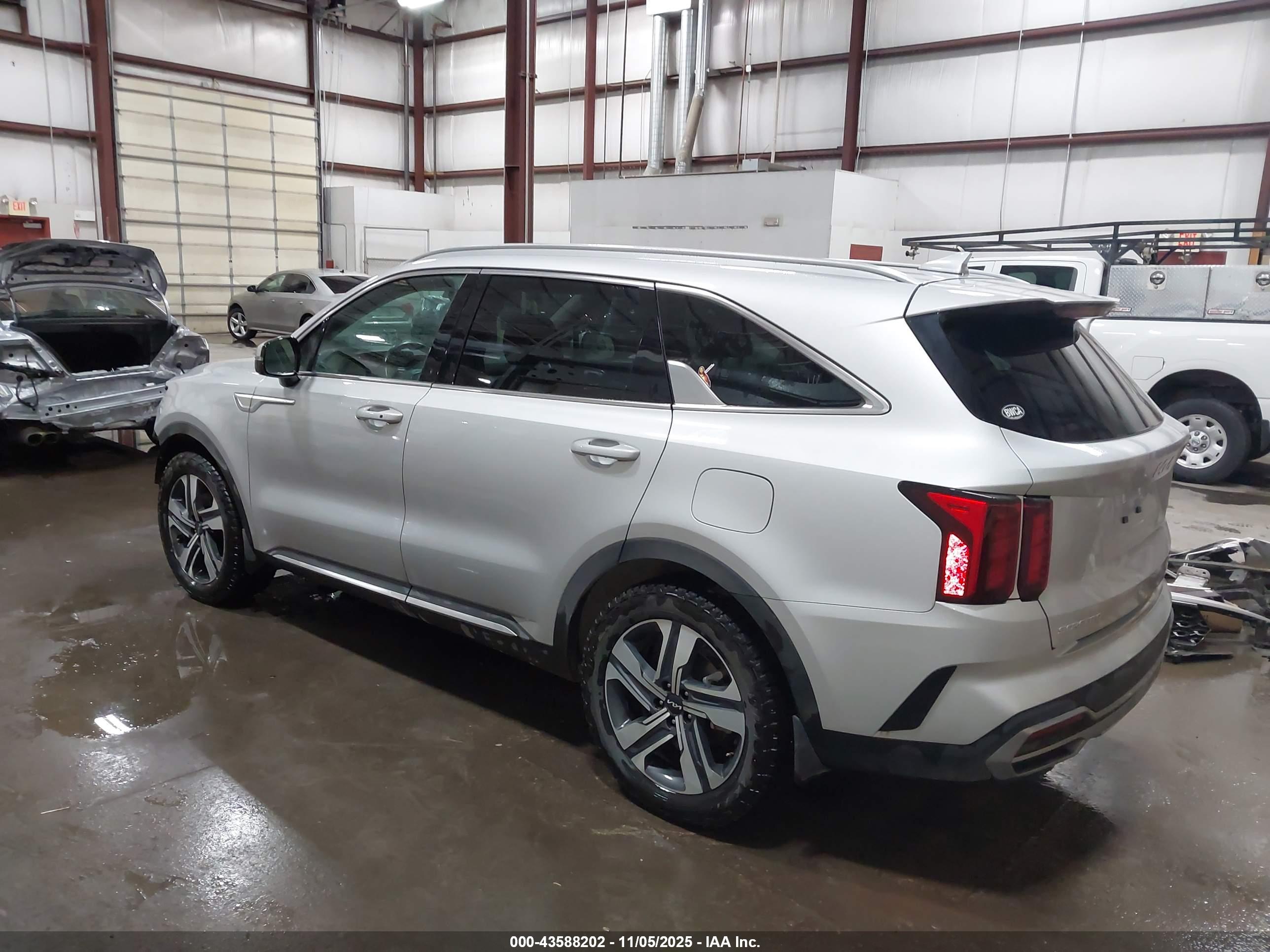 KIA SORENTO image 3