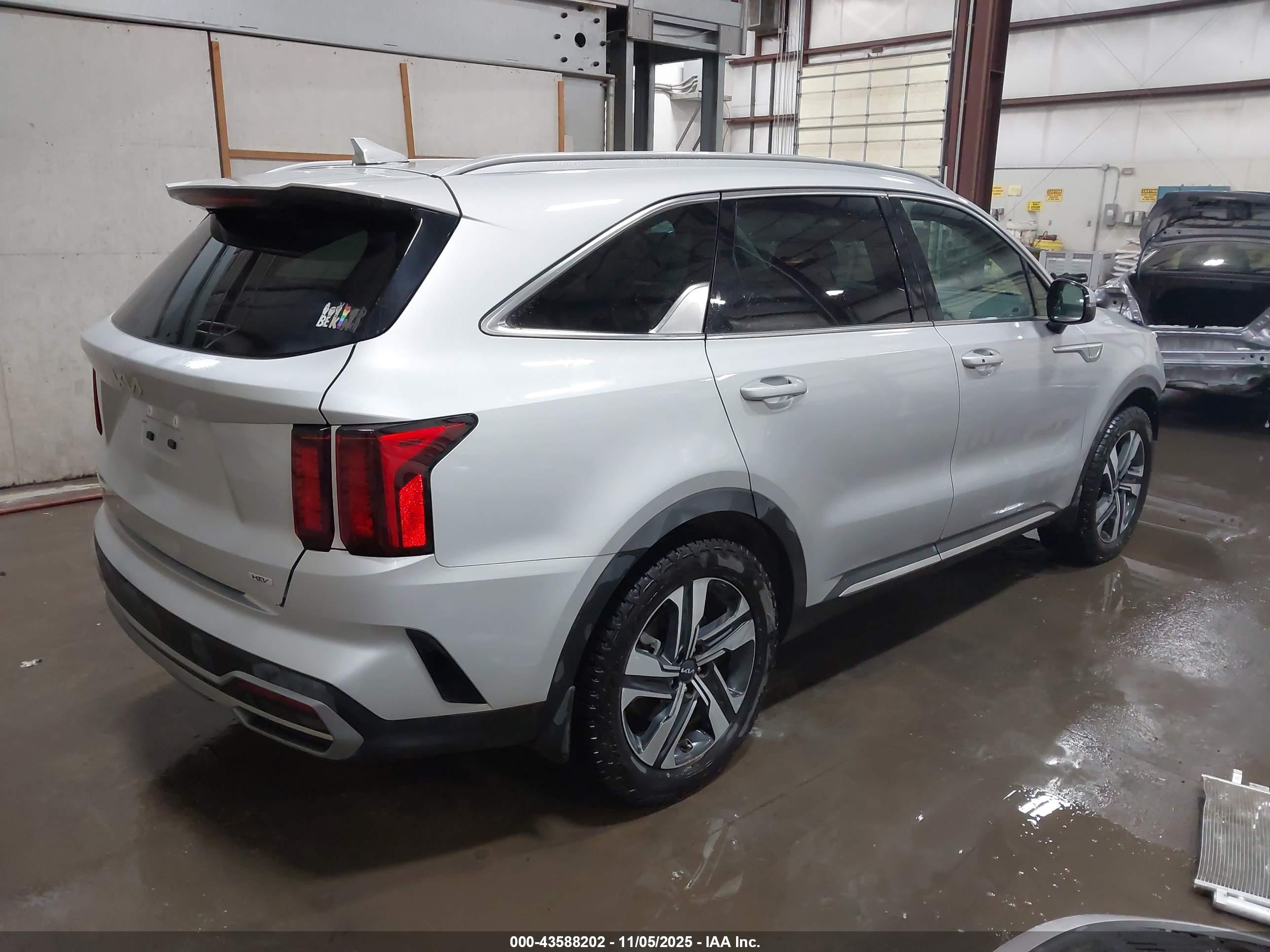 KIA SORENTO image 4