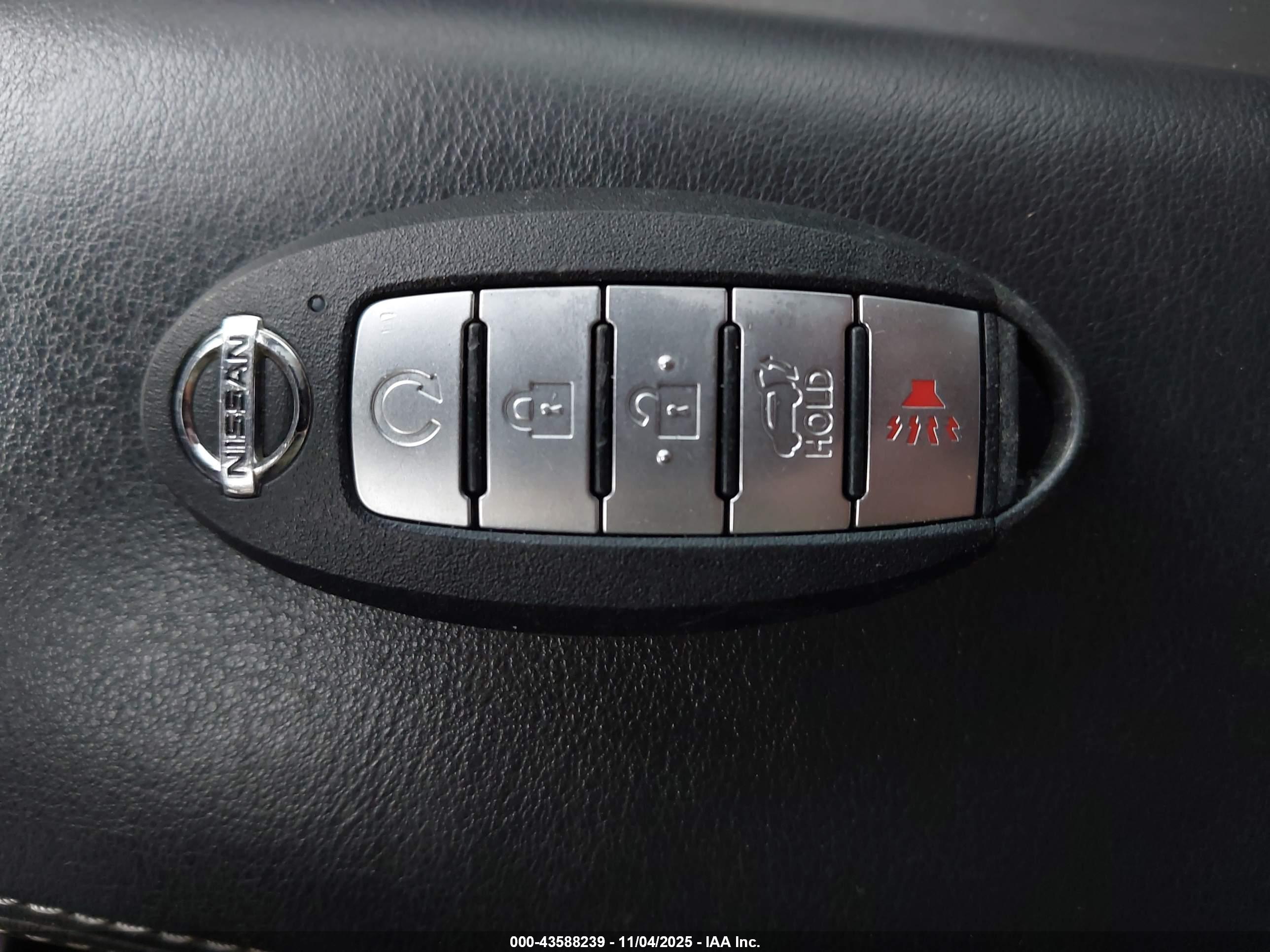 NISSAN MURANO image 11