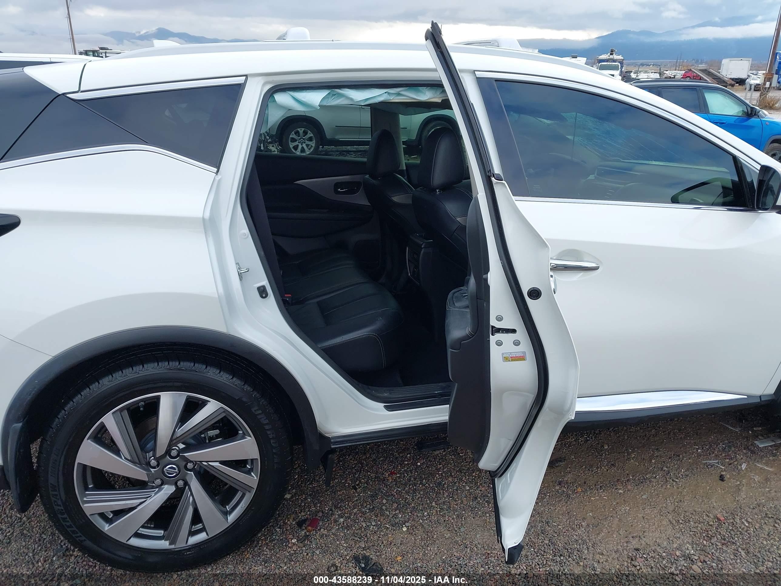NISSAN MURANO image 8