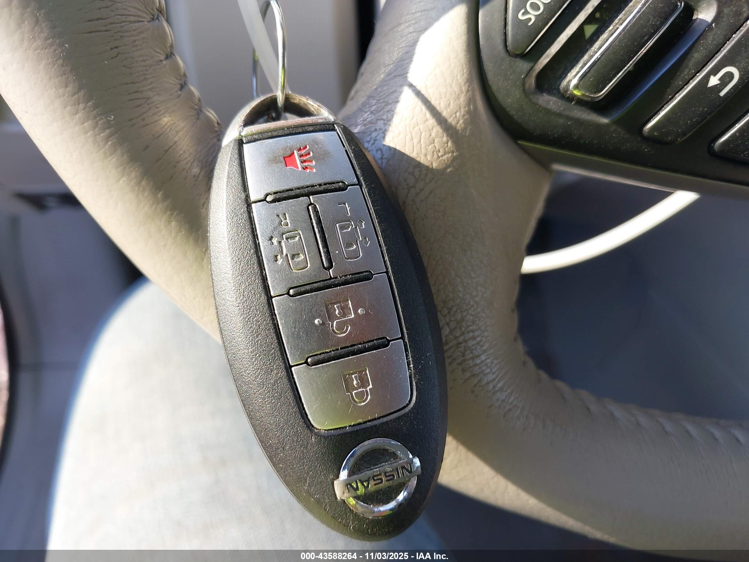 NISSAN QUEST image 11
