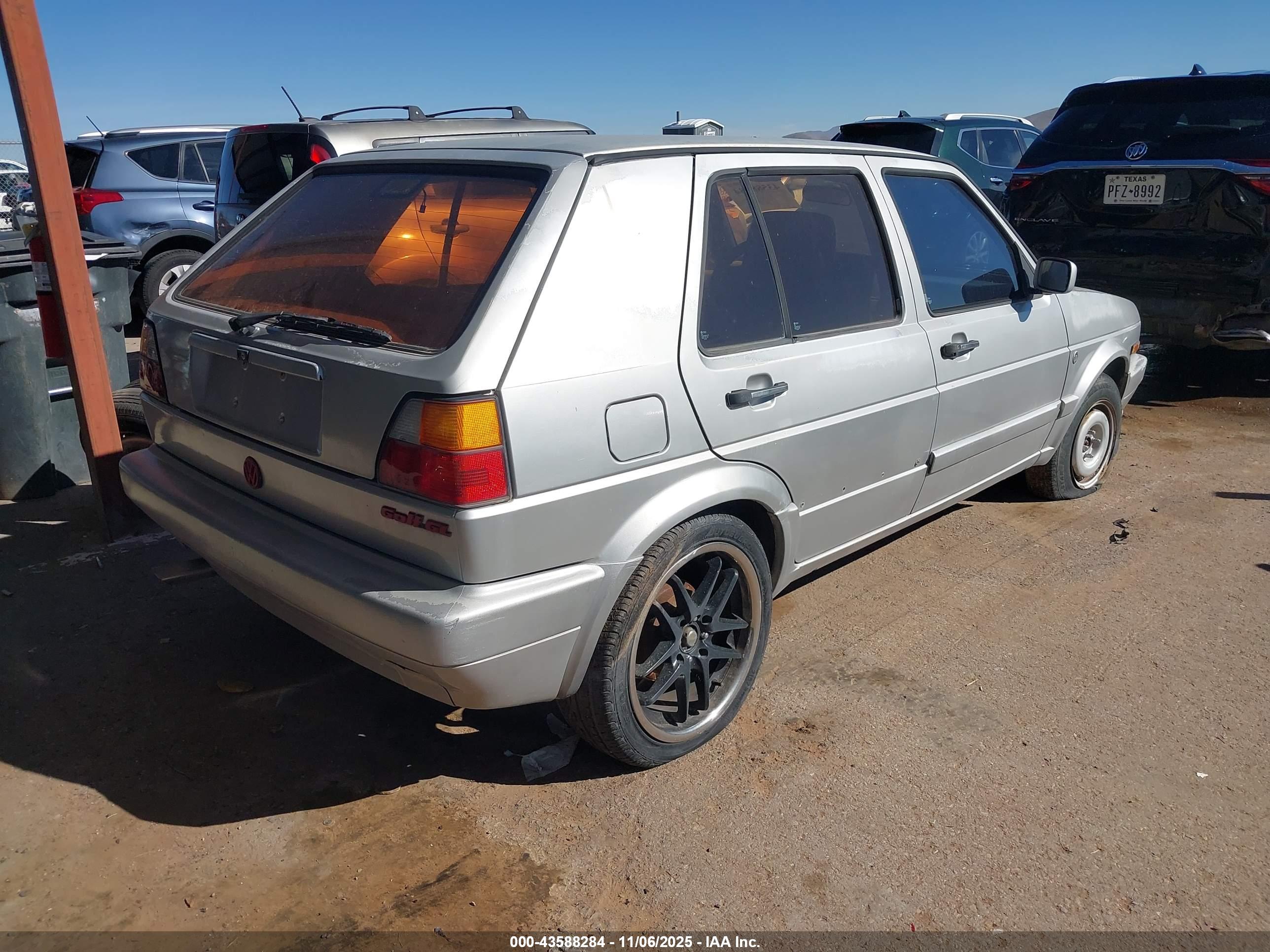 VOLKSWAGEN GOLF image 4