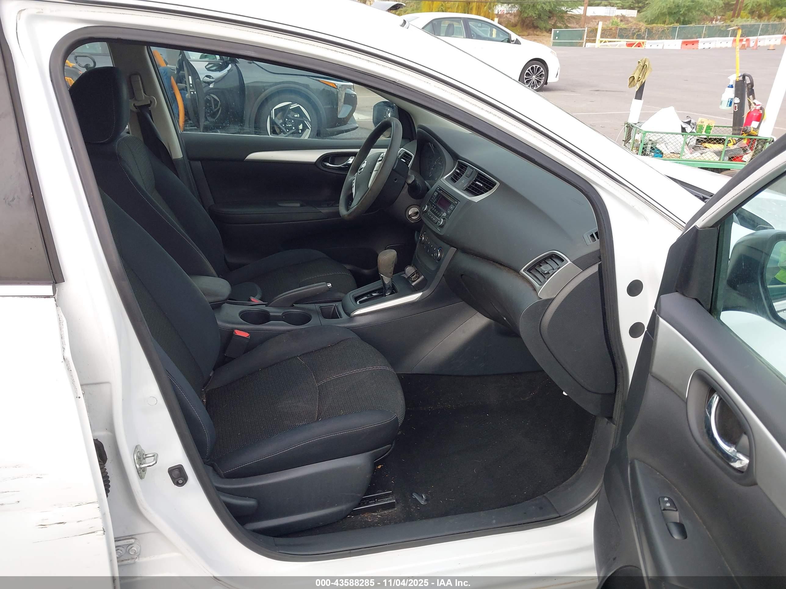 NISSAN SENTRA image 5