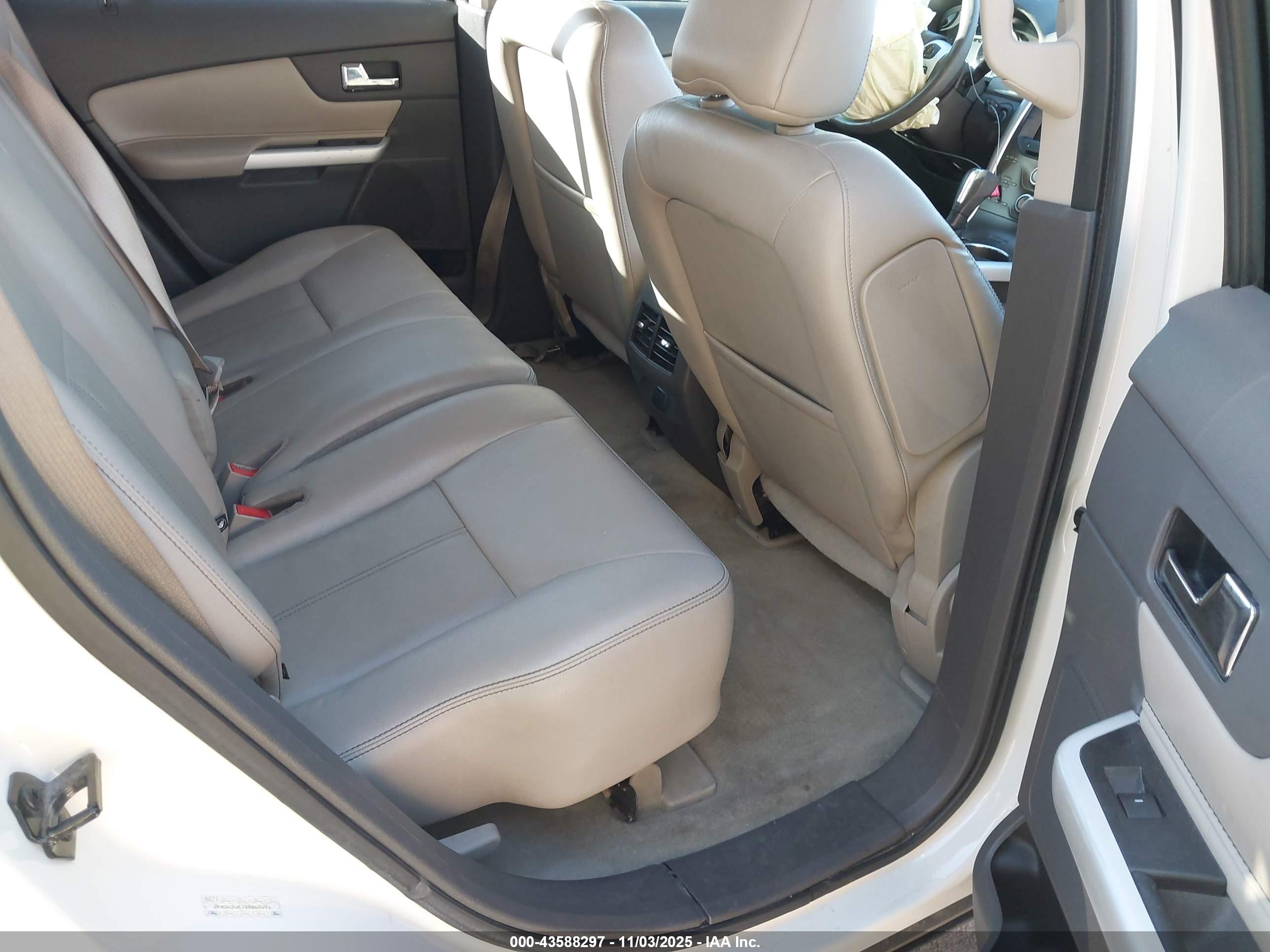 FORD EDGE image 8