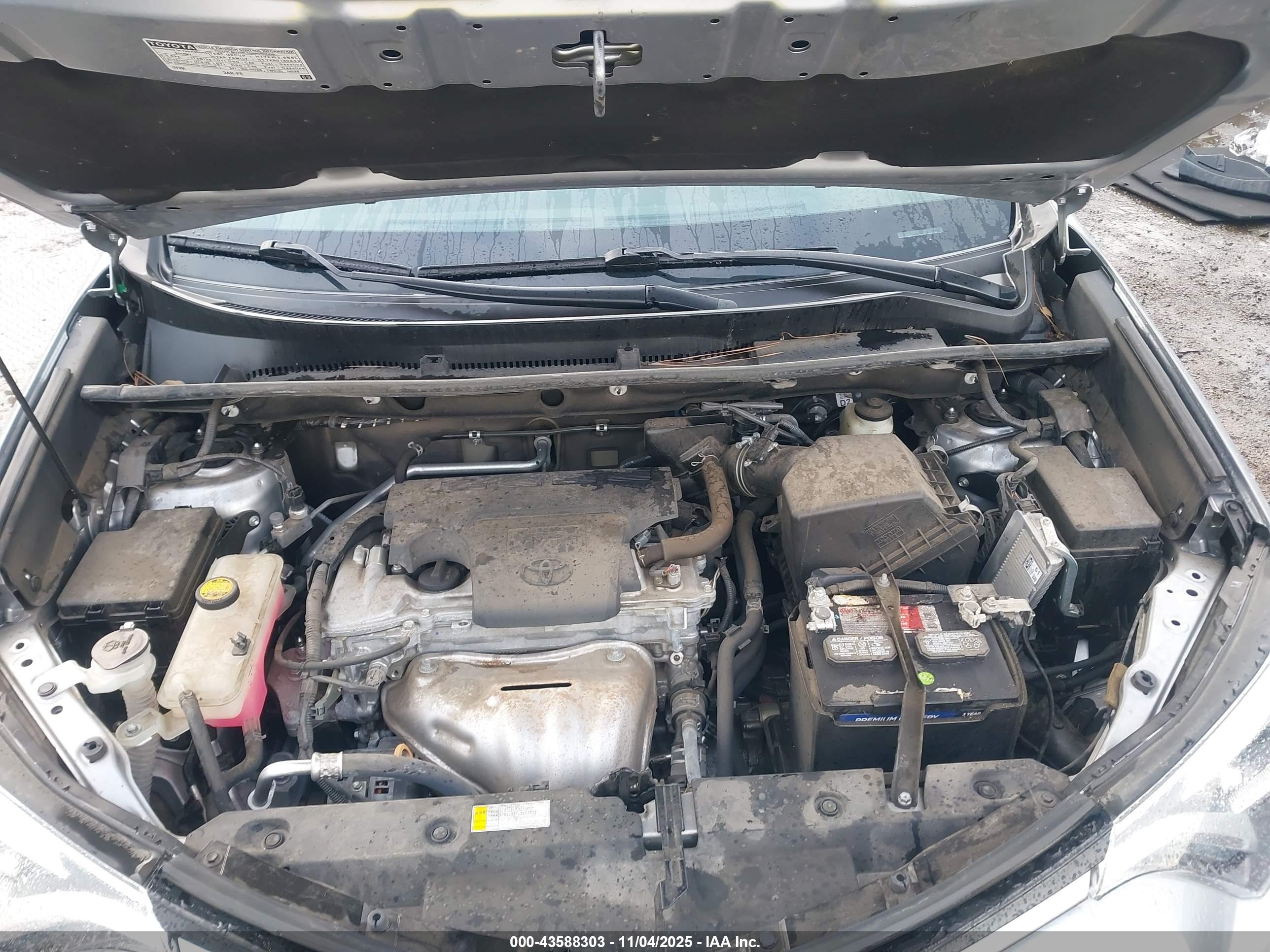 TOYOTA RAV4 image 10