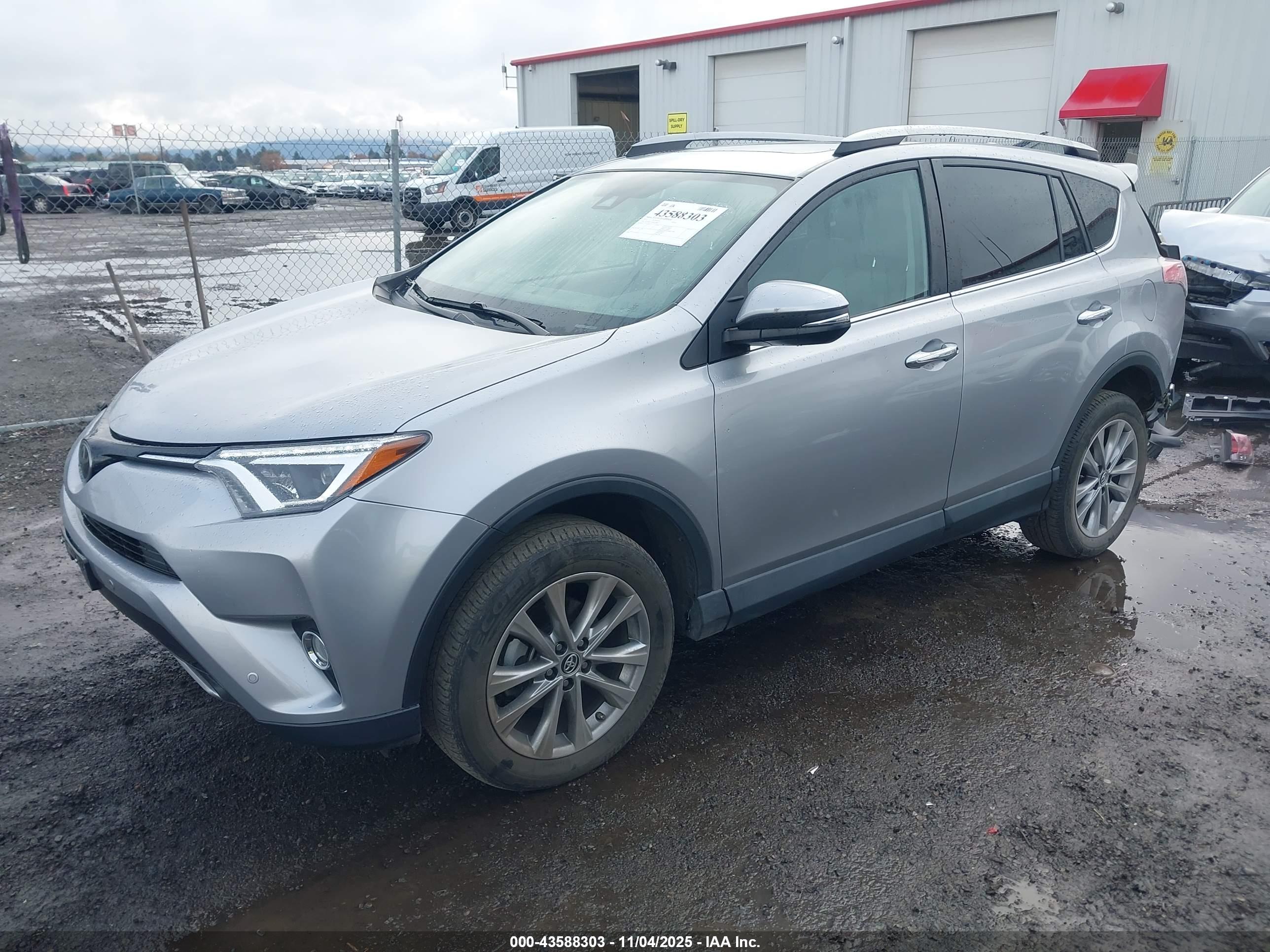 TOYOTA RAV4 image 2