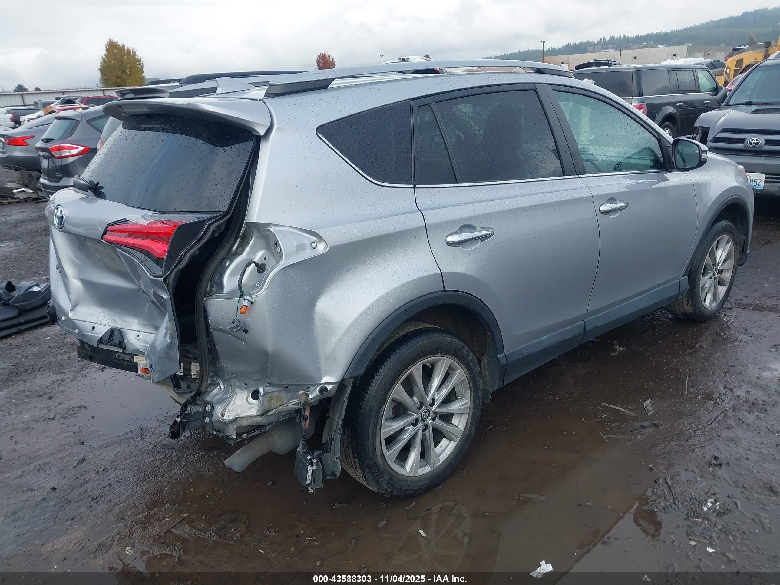 TOYOTA RAV4 image 4