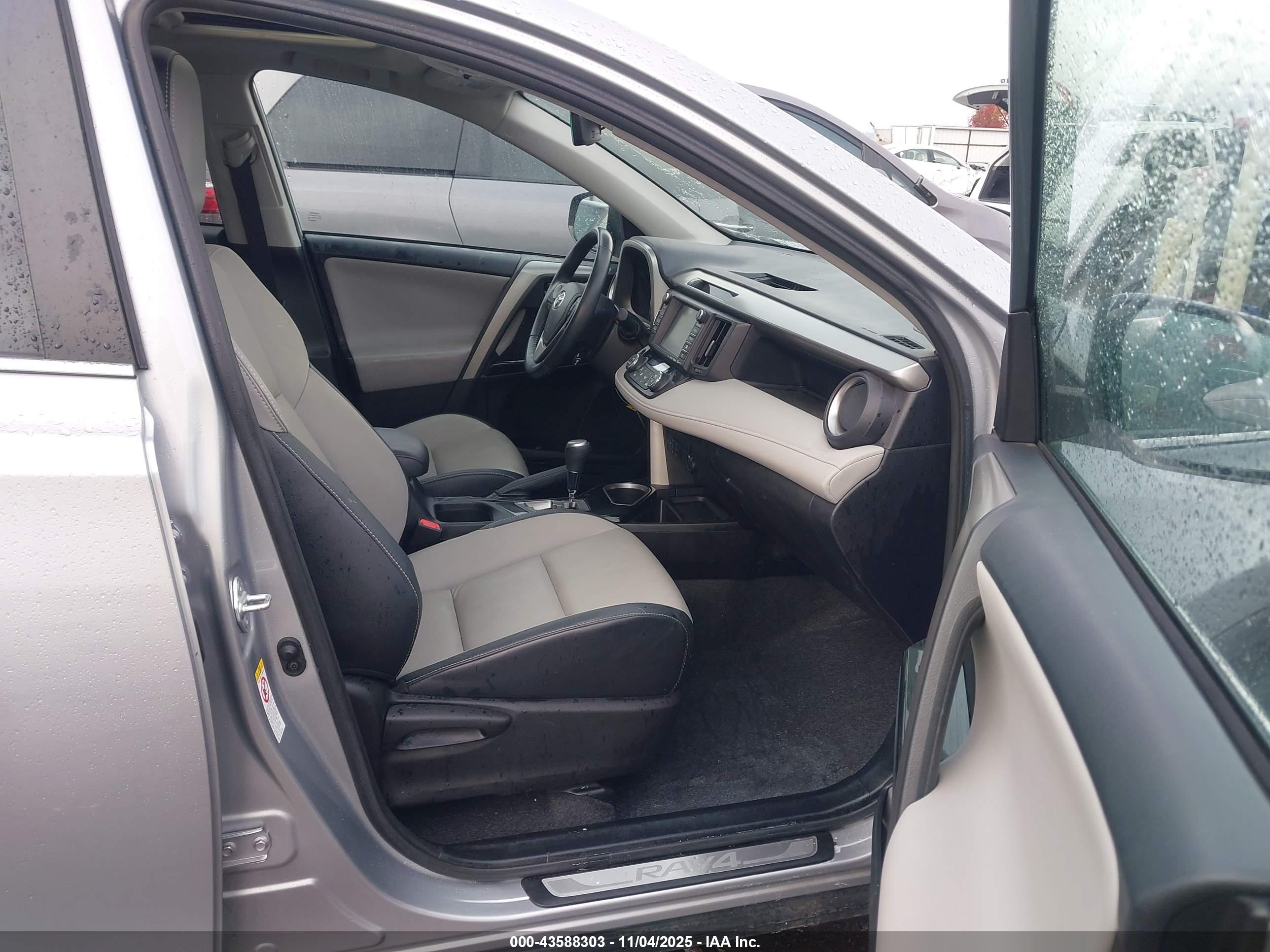 TOYOTA RAV4 image 5