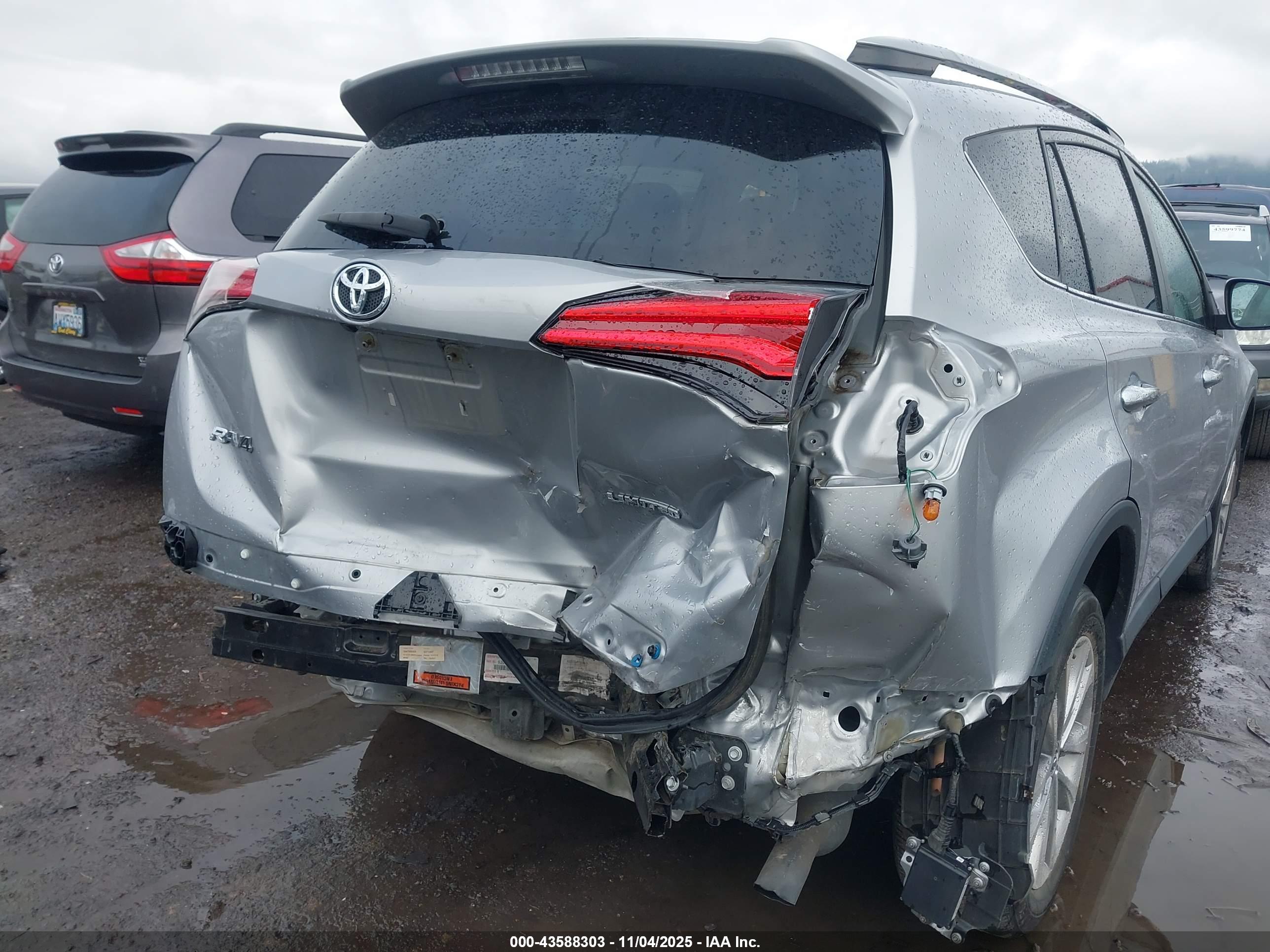TOYOTA RAV4 image 6