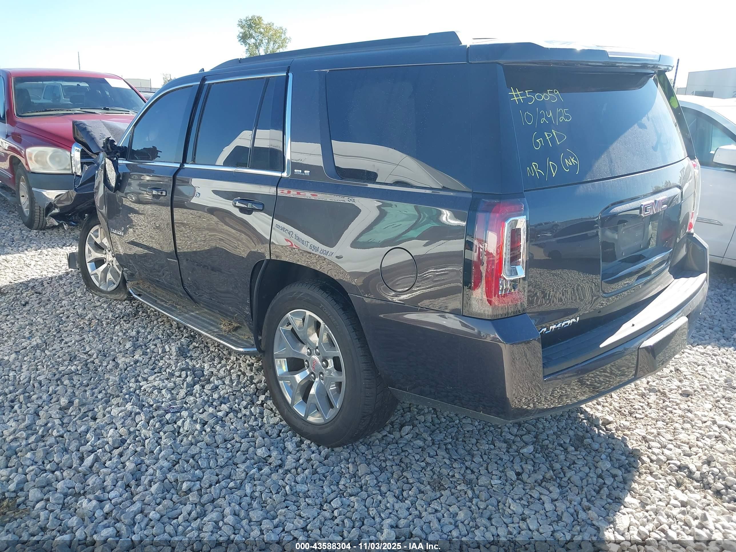 GMC YUKON image 3