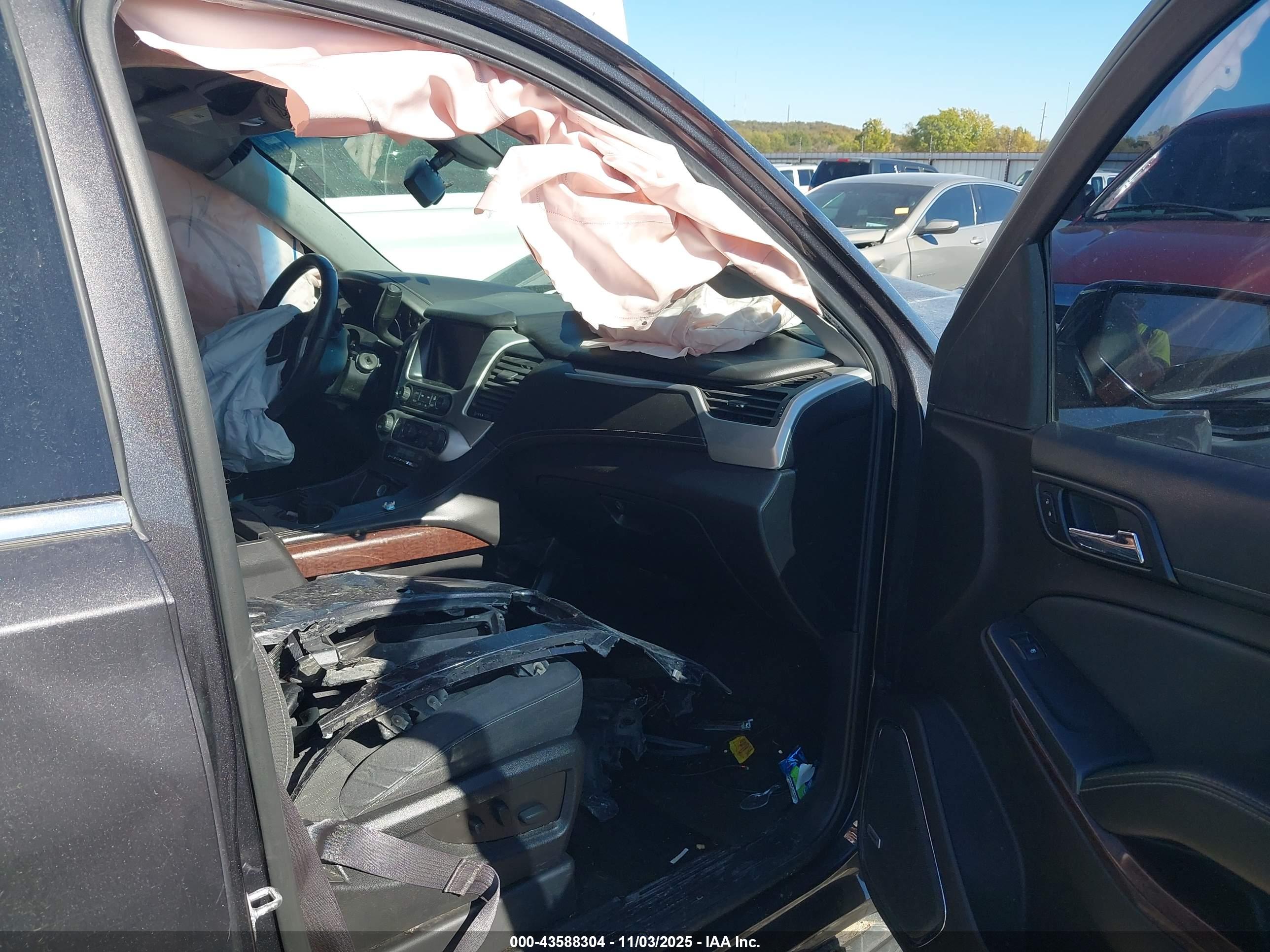 GMC YUKON image 5