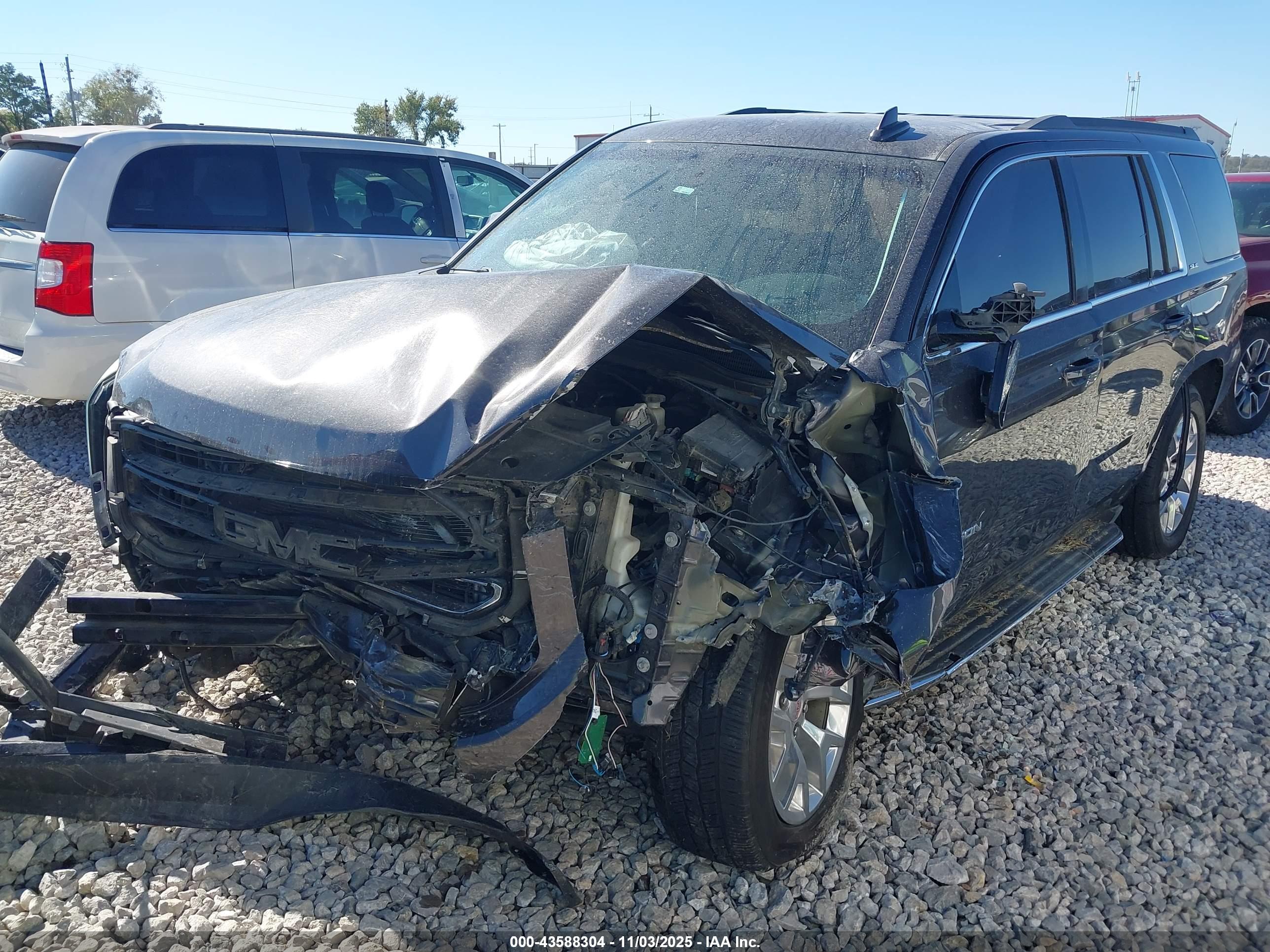 GMC YUKON image 6