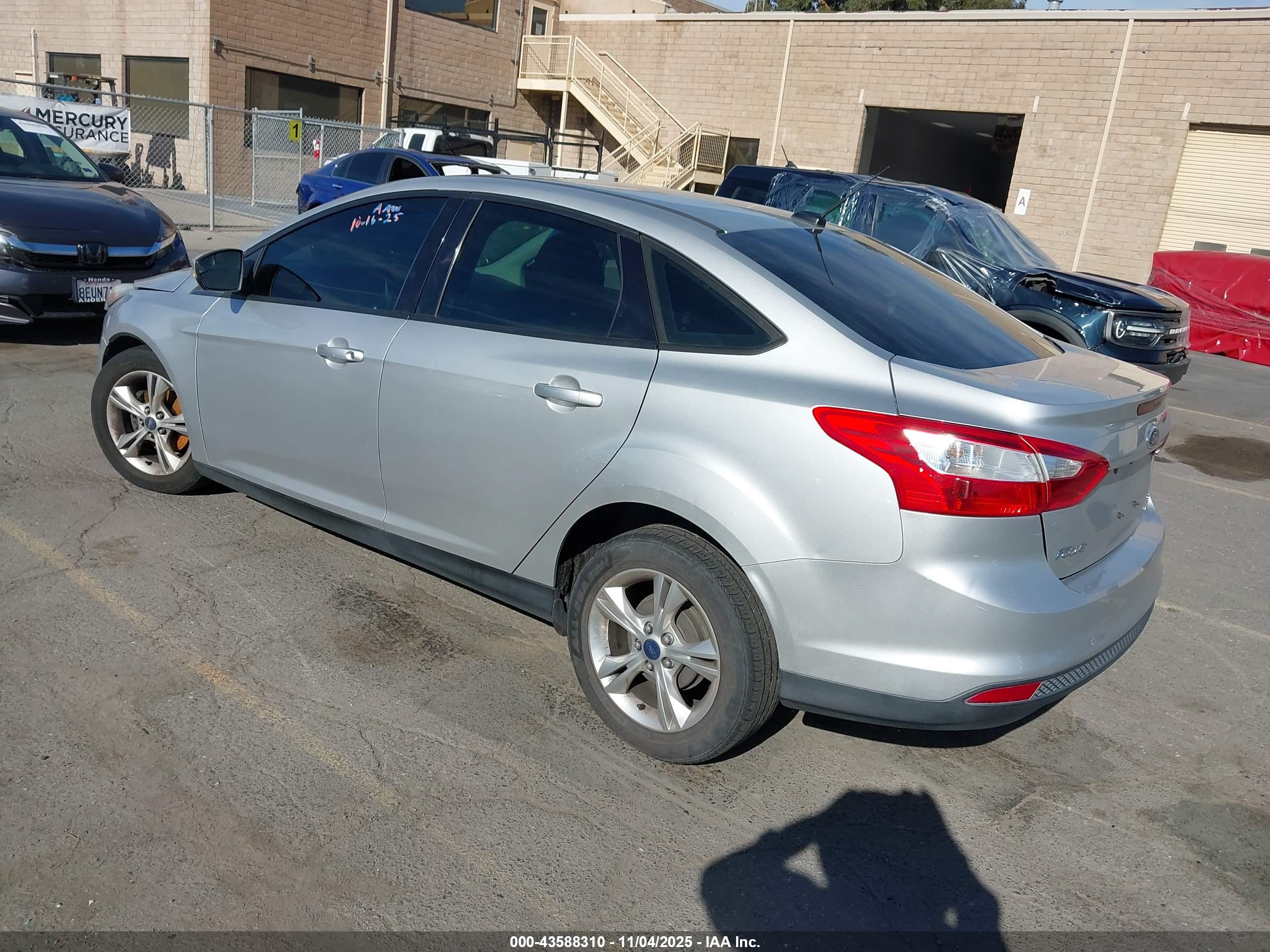 FORD FOCUS image 3