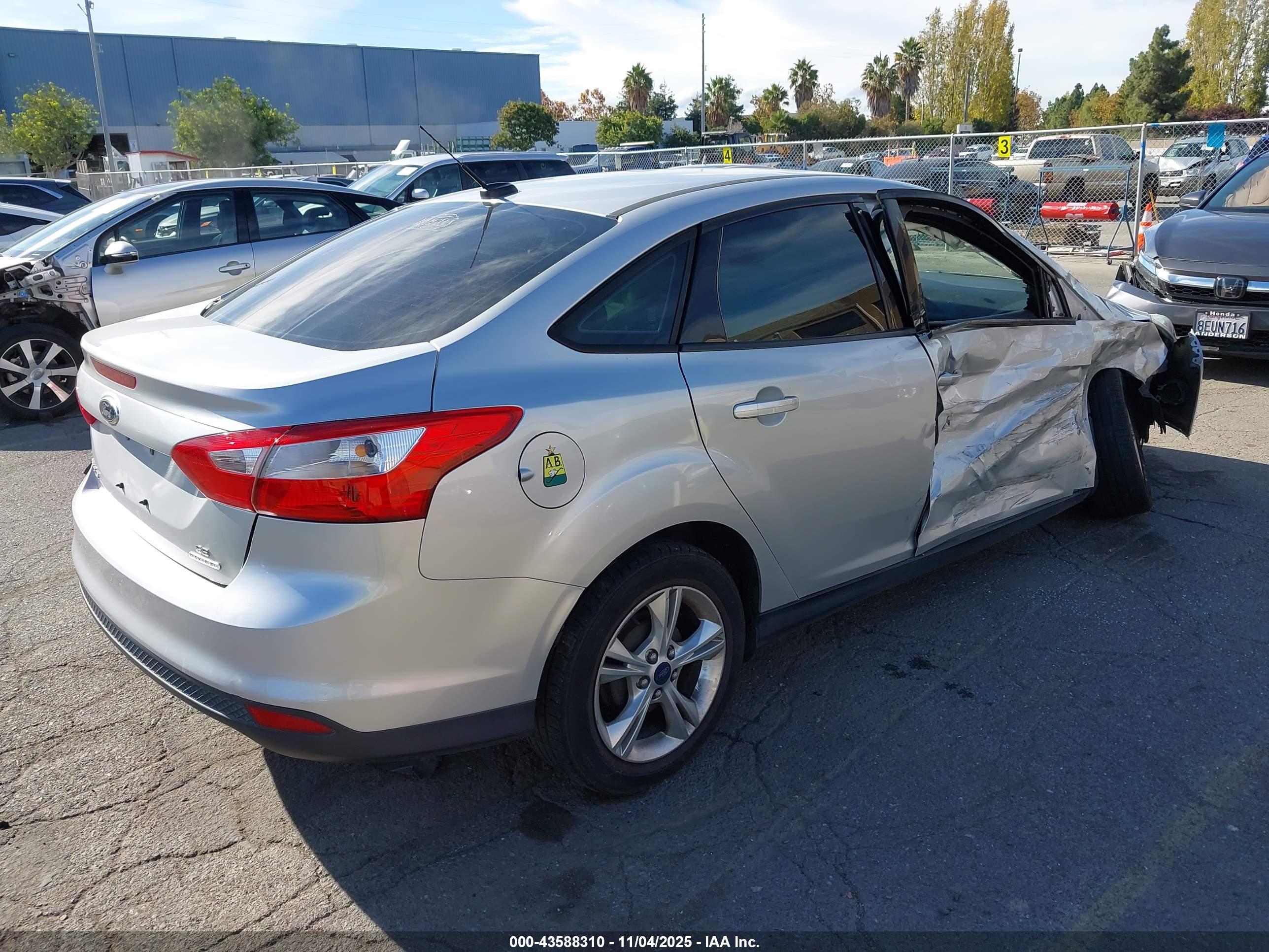 FORD FOCUS image 4