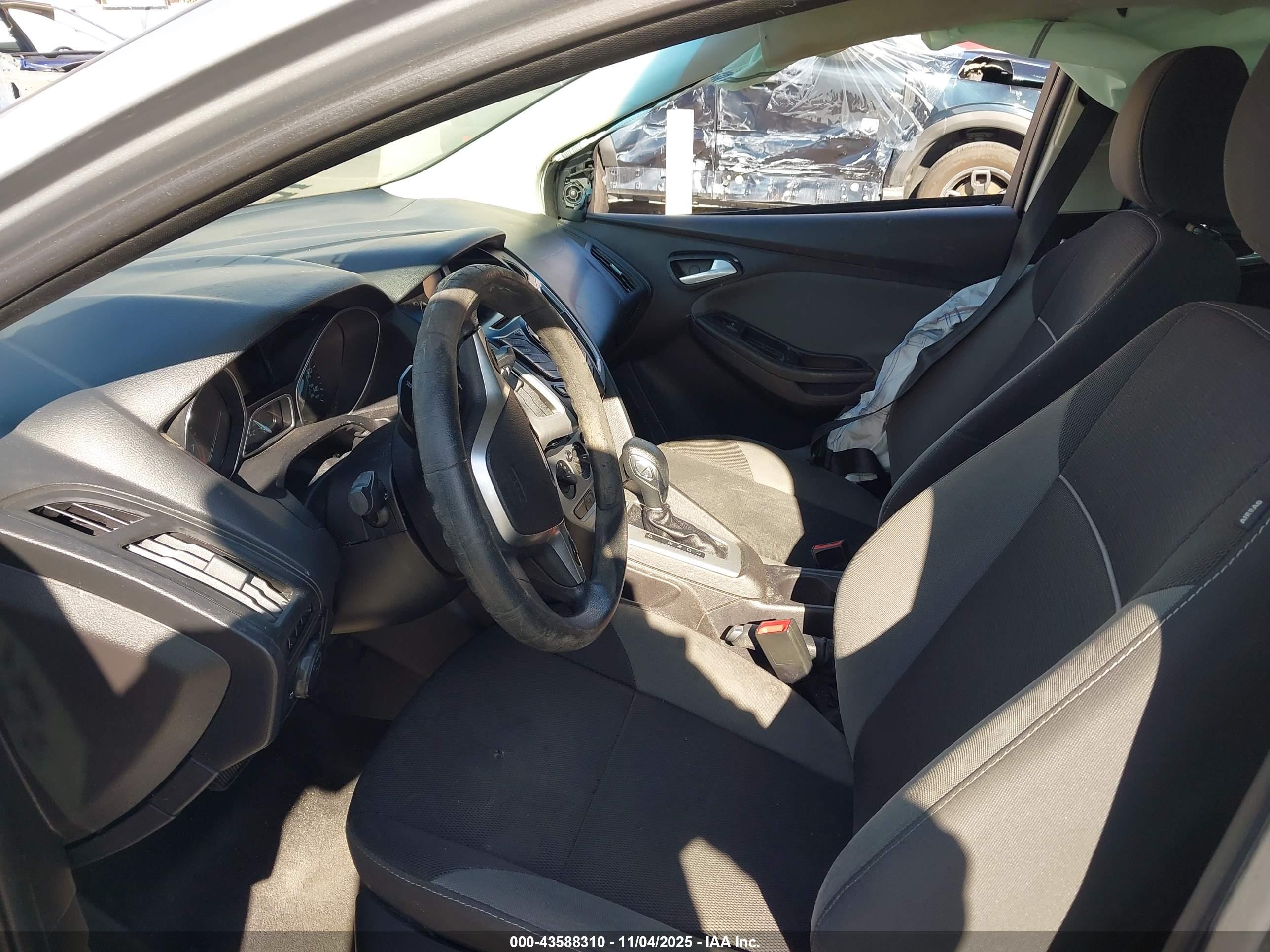 FORD FOCUS image 5