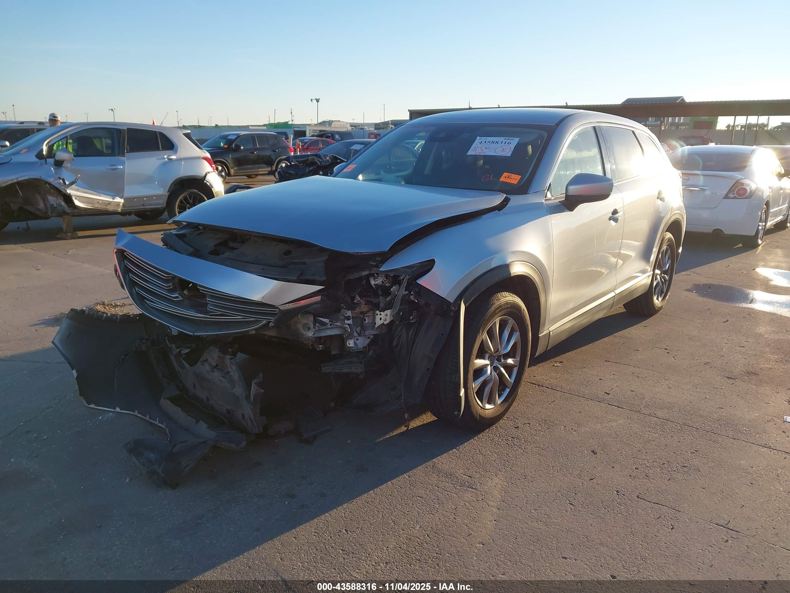MAZDA CX-9 image 2