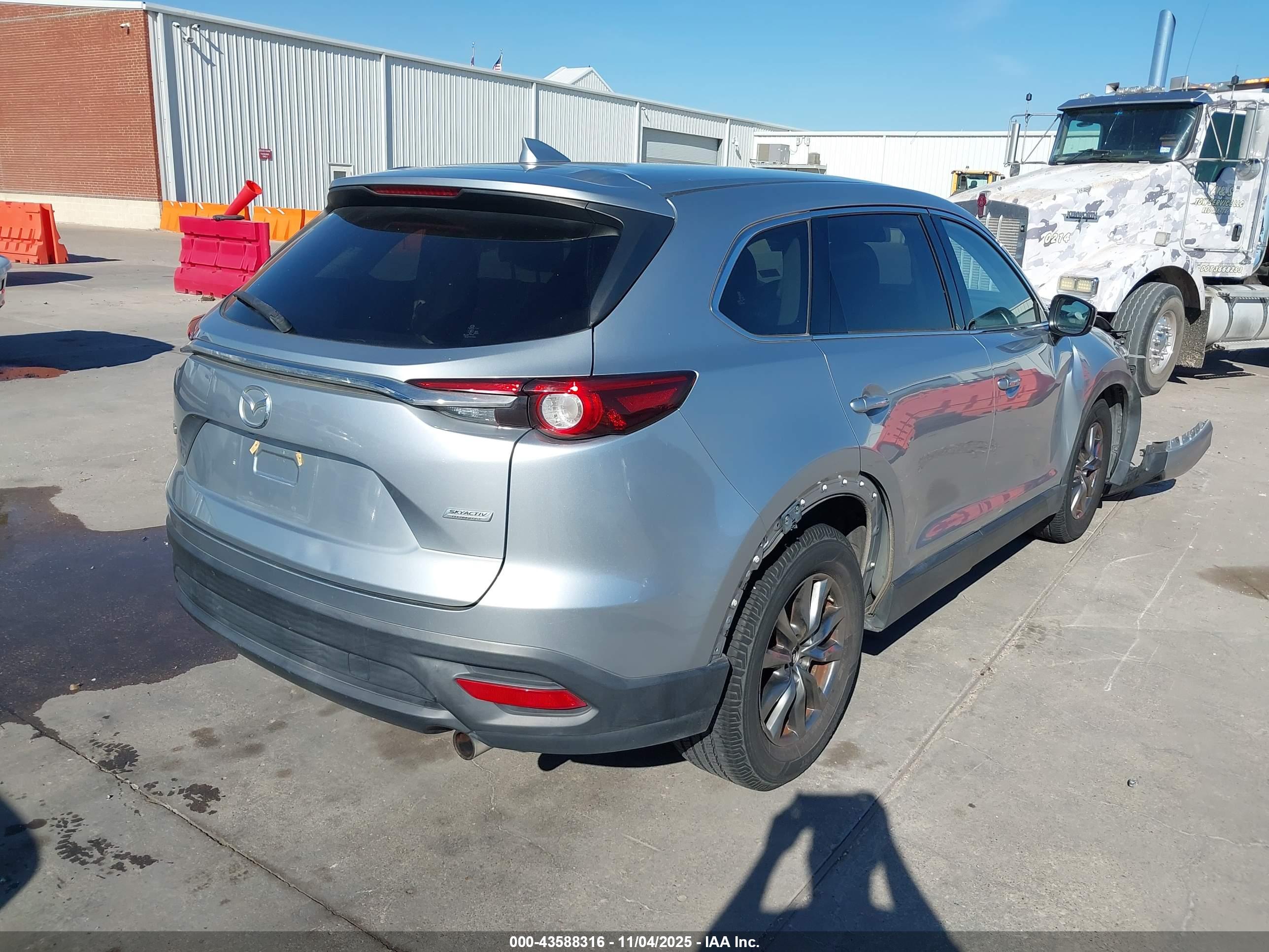 MAZDA CX-9 image 4