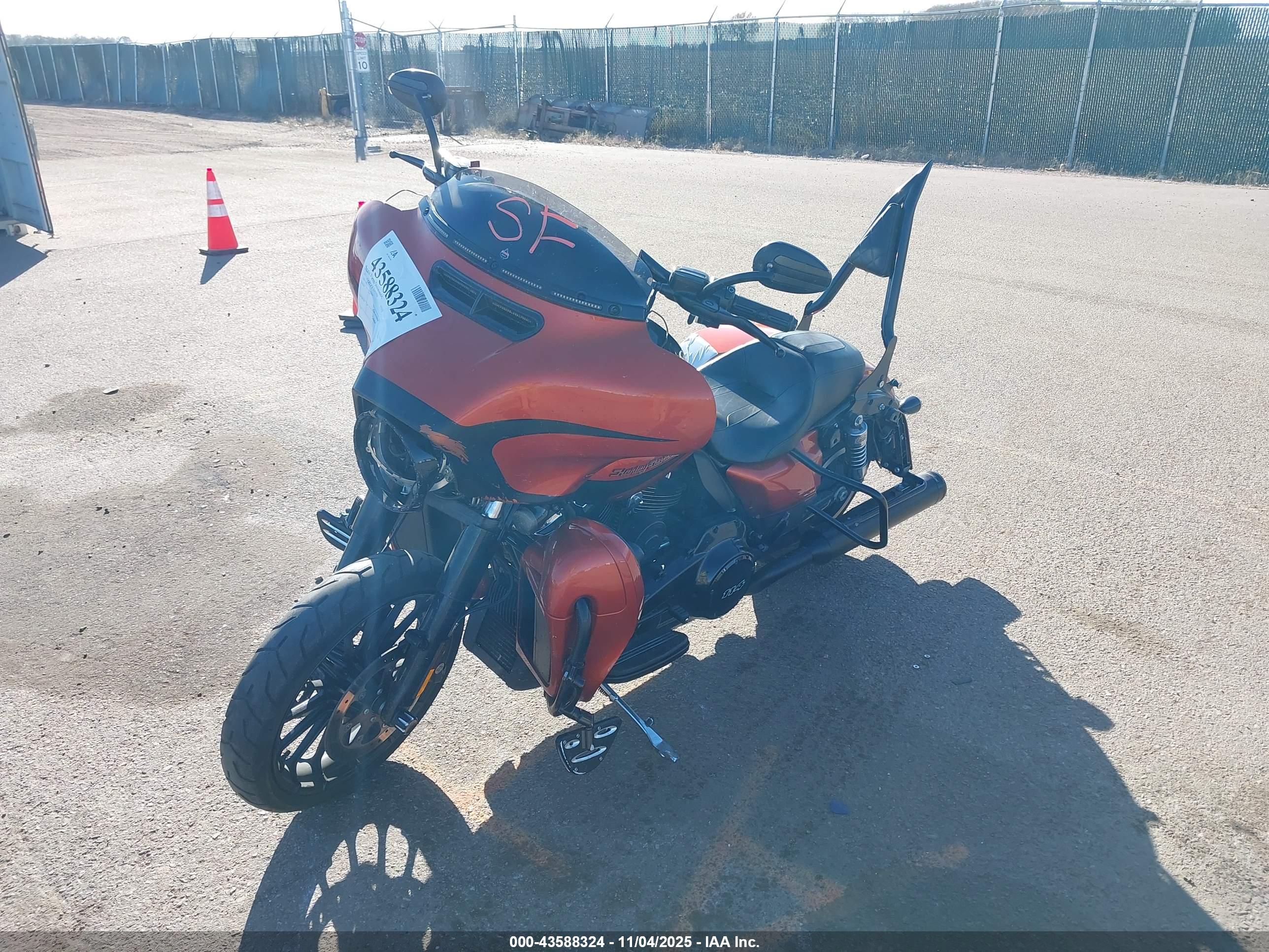 HARLEY-DAVIDSON FLHXS image 2